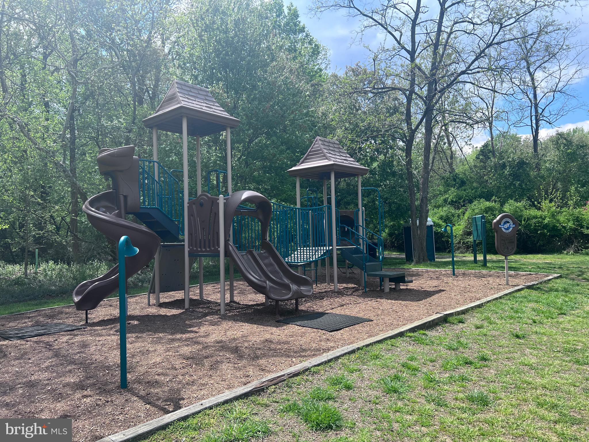 ANNAPOLIS ROADS - Residential