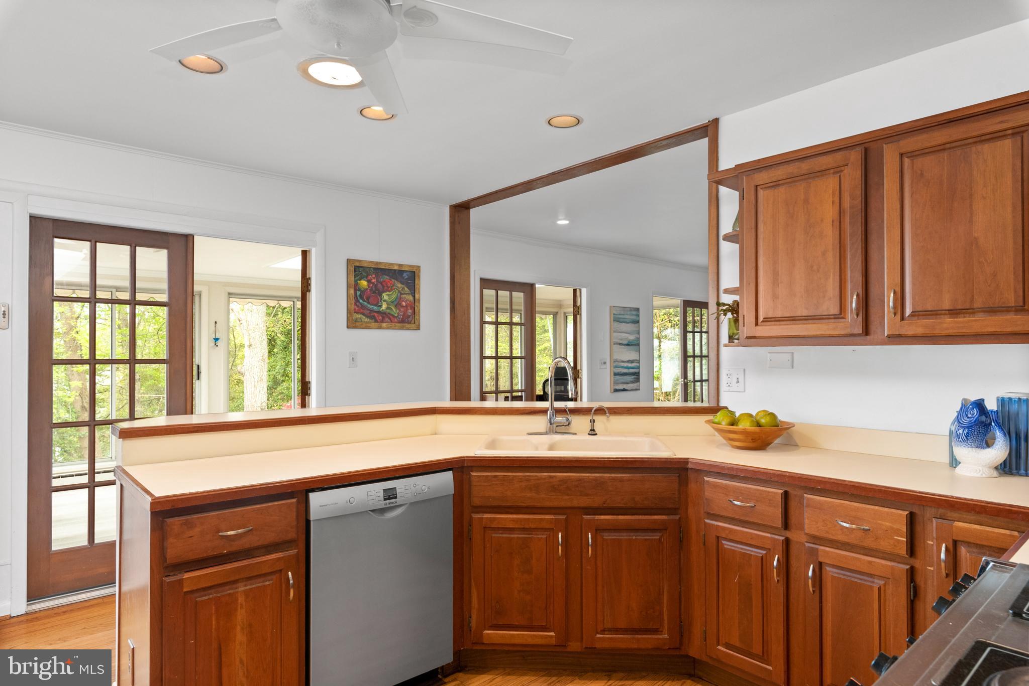 ANNAPOLIS ROADS - Residential