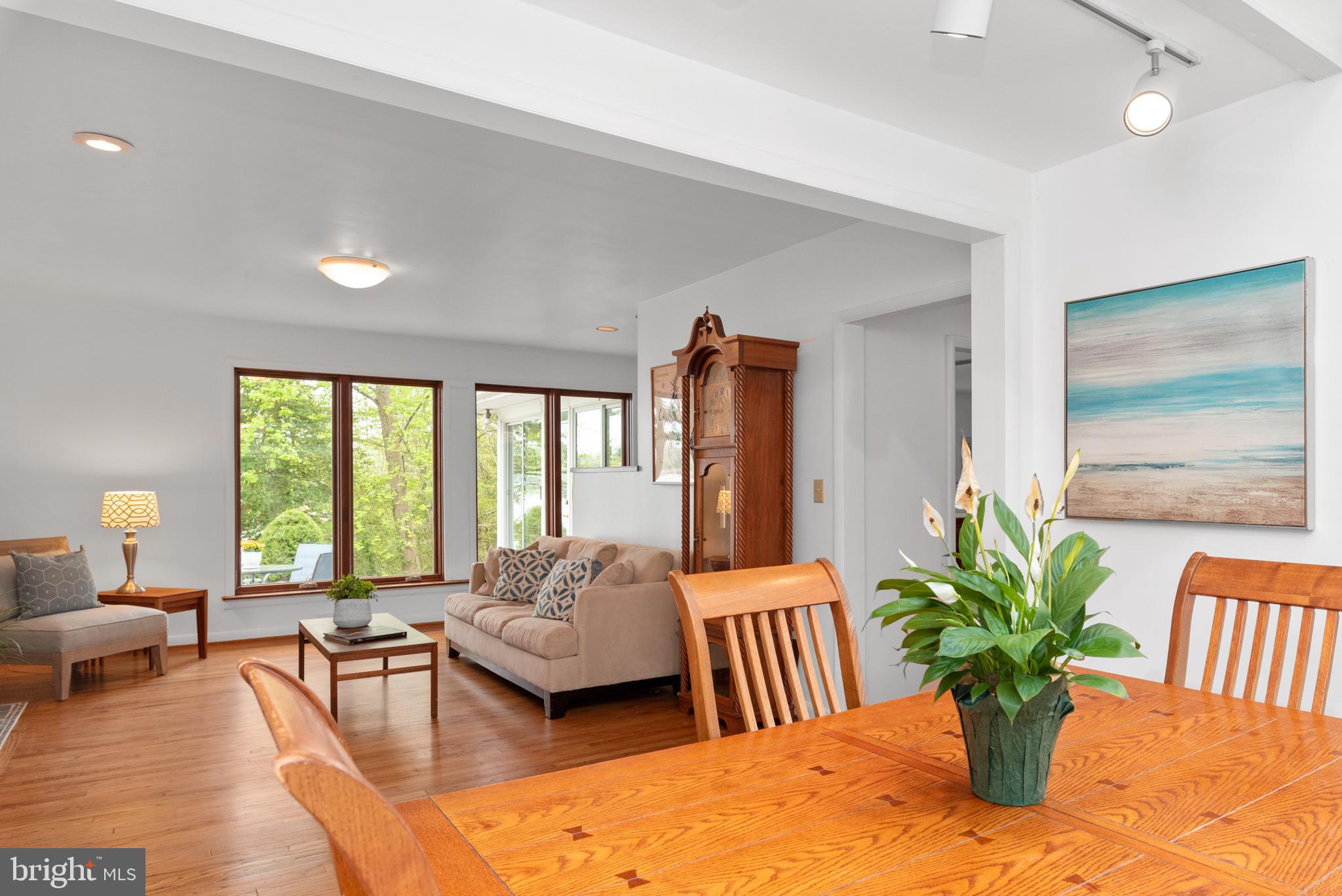 ANNAPOLIS ROADS - Residential