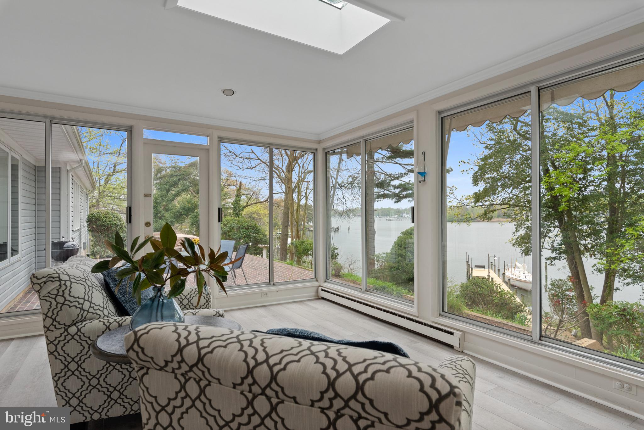 ANNAPOLIS ROADS - Residential