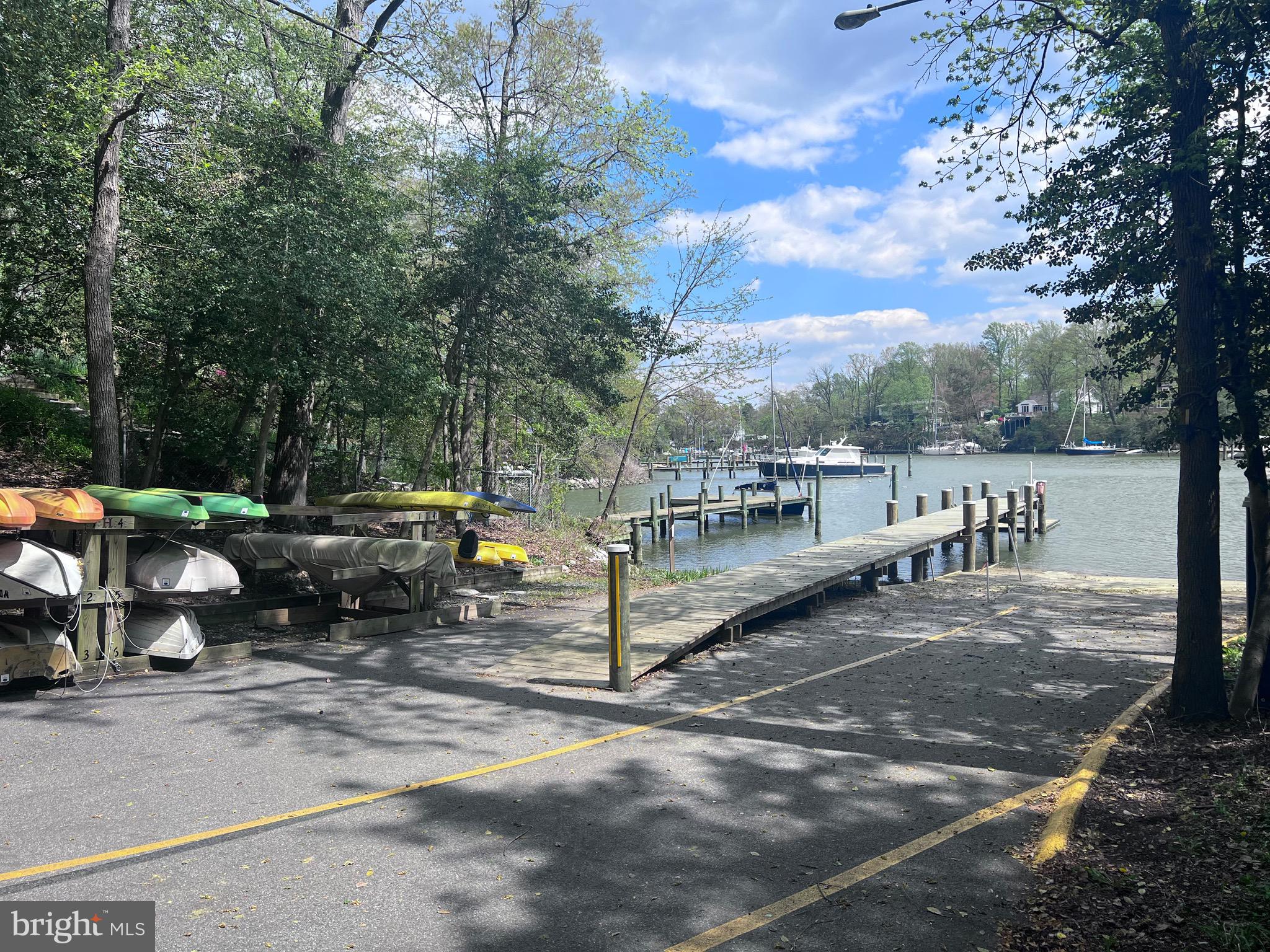 ANNAPOLIS ROADS - Residential