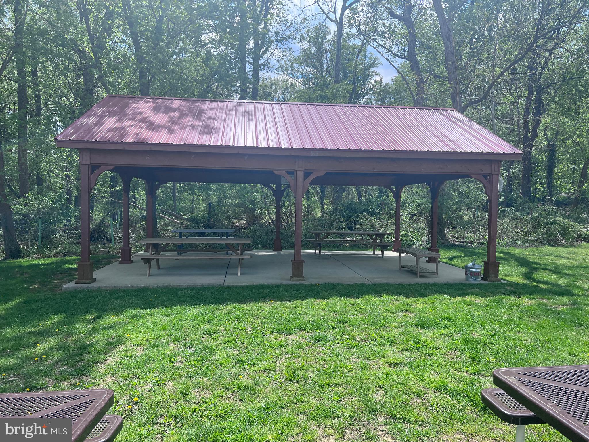 ANNAPOLIS ROADS - Residential