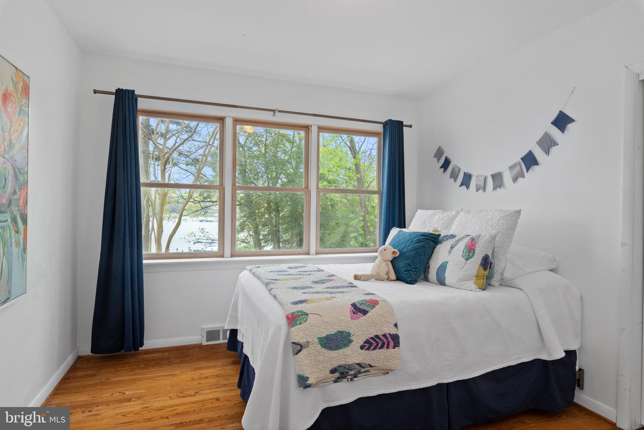 ANNAPOLIS ROADS - Residential