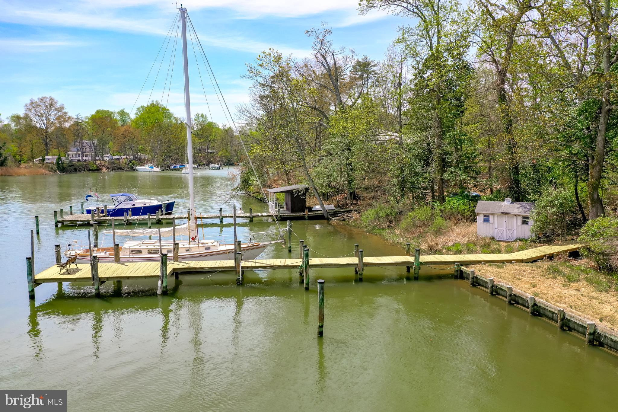 ANNAPOLIS ROADS - Residential