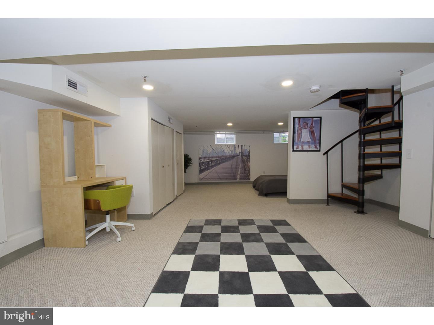 WASHINGTON SQ WEST - Residential