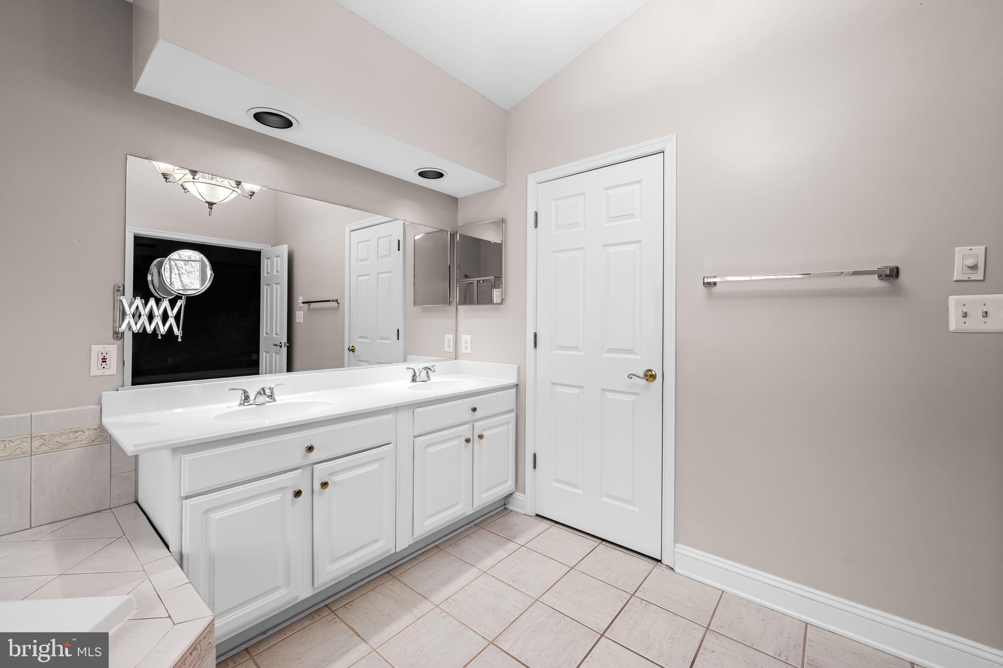 GREENSPRING VALLEY - Residential