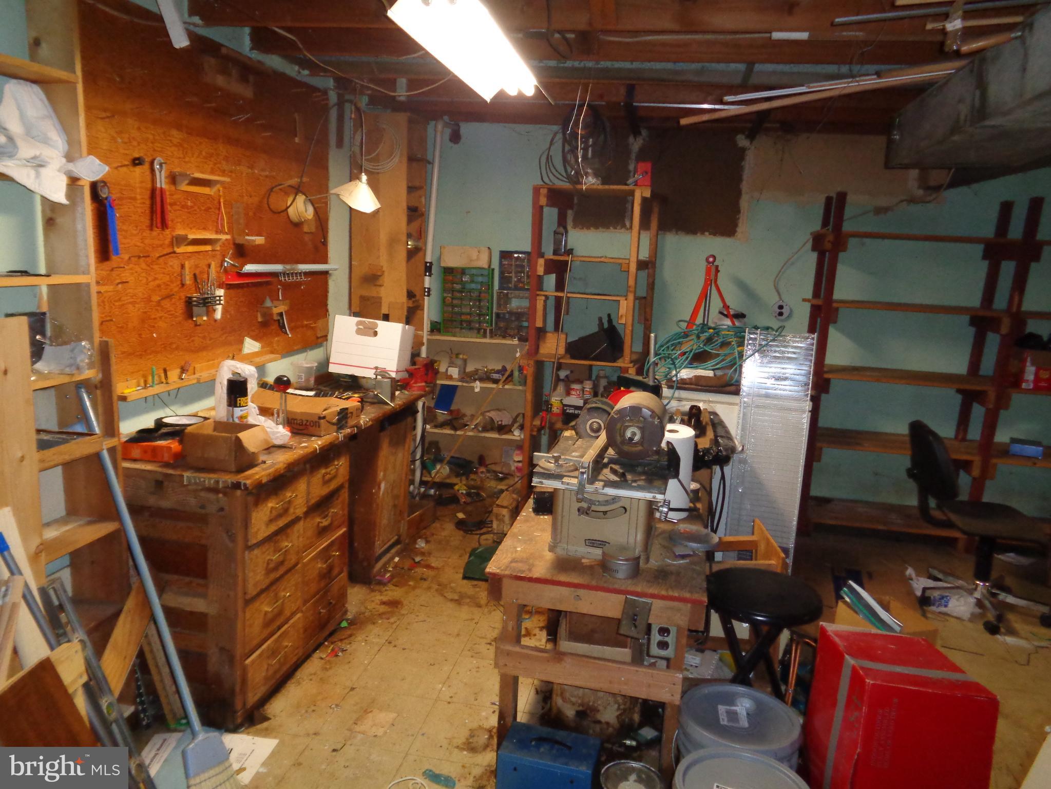 SUBURBIA - Residential