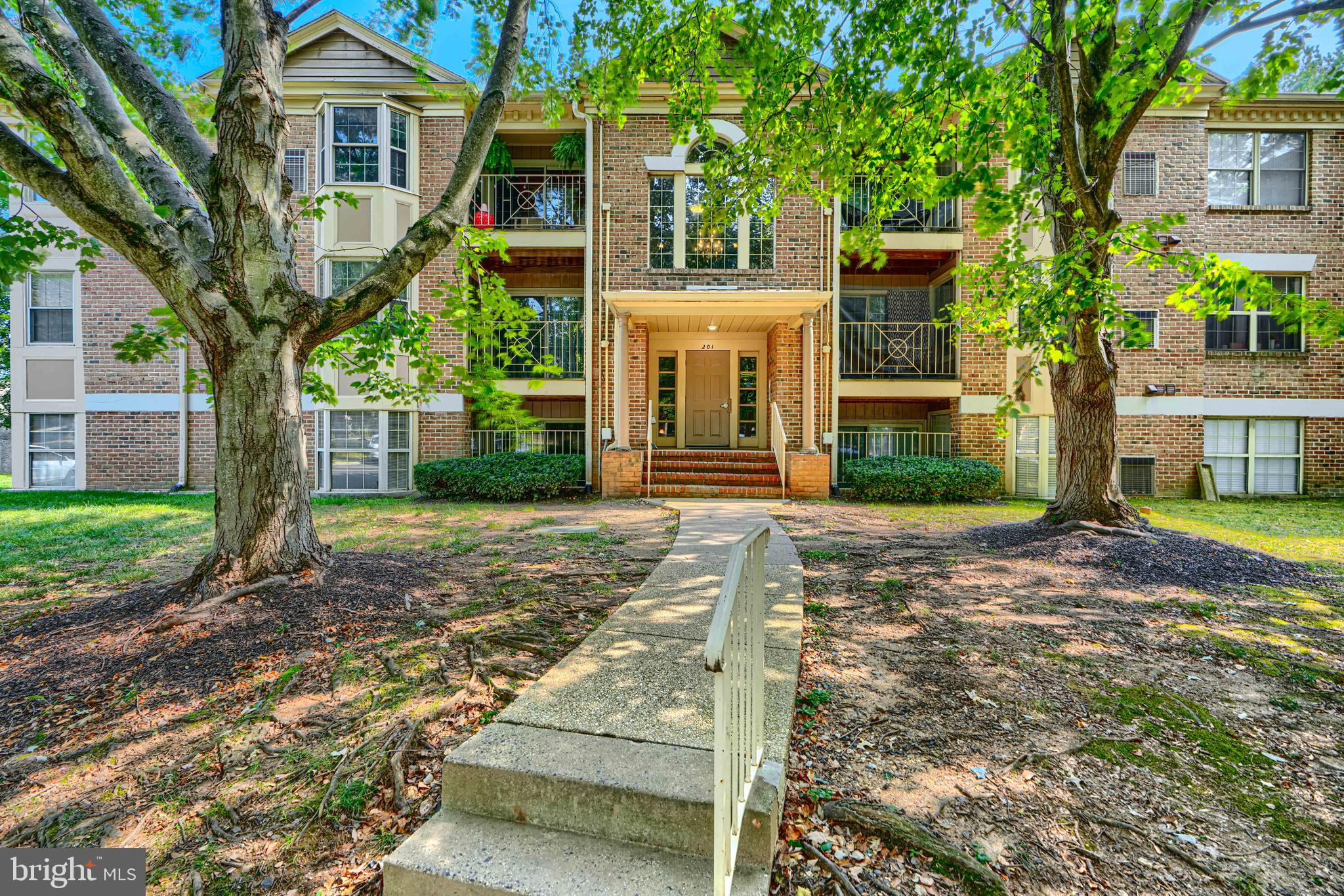 THE POINTE - Residential