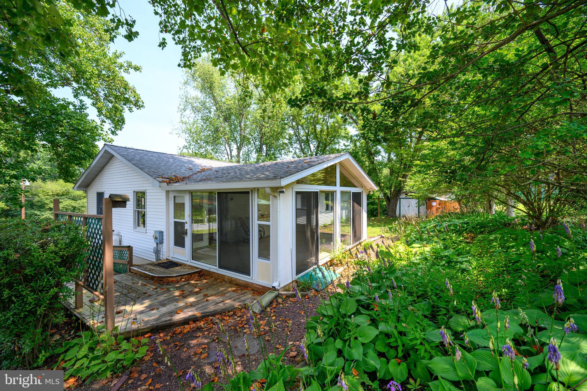 200 MANOR AVENUE