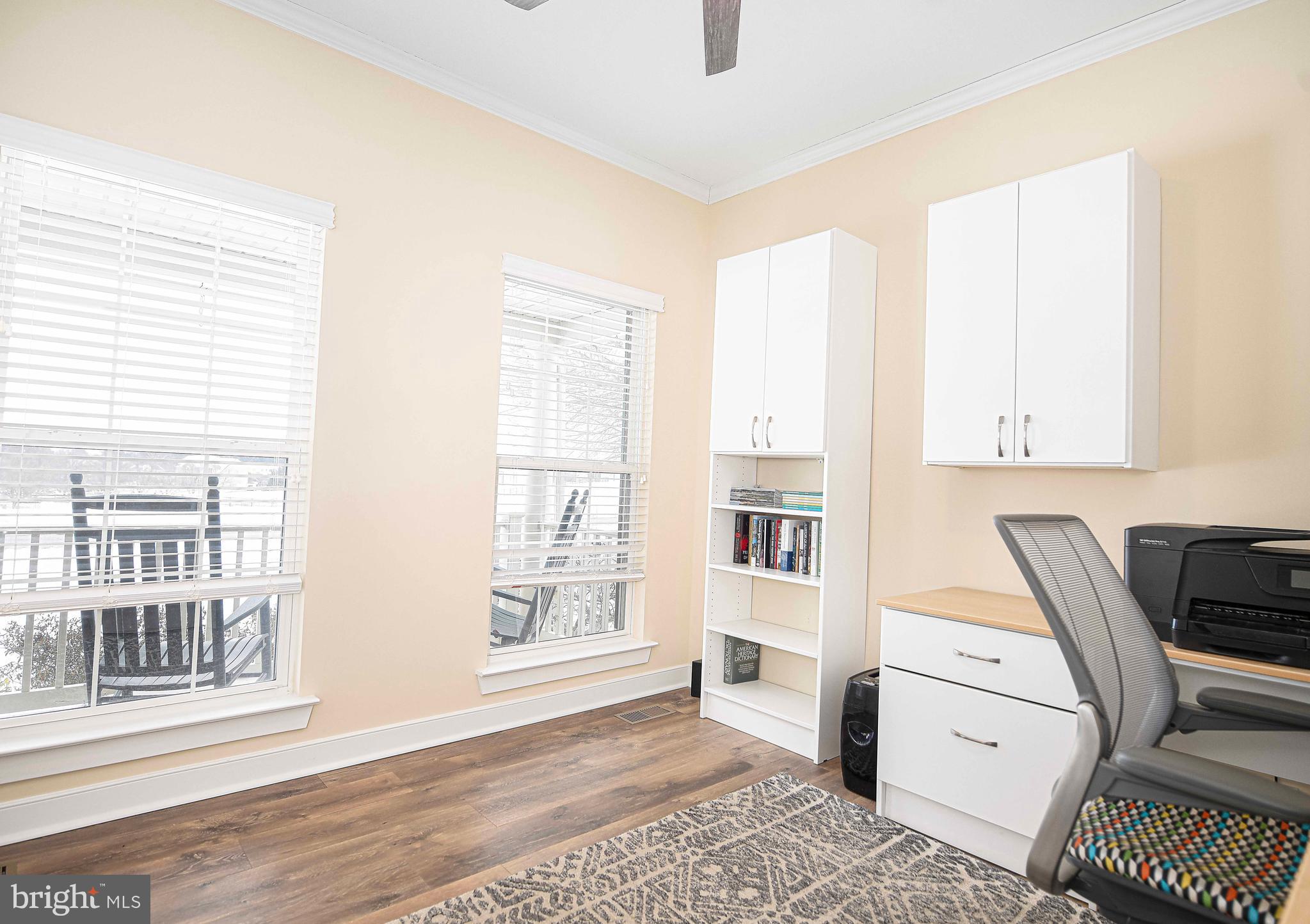 EDWARDS MANOR - Residential