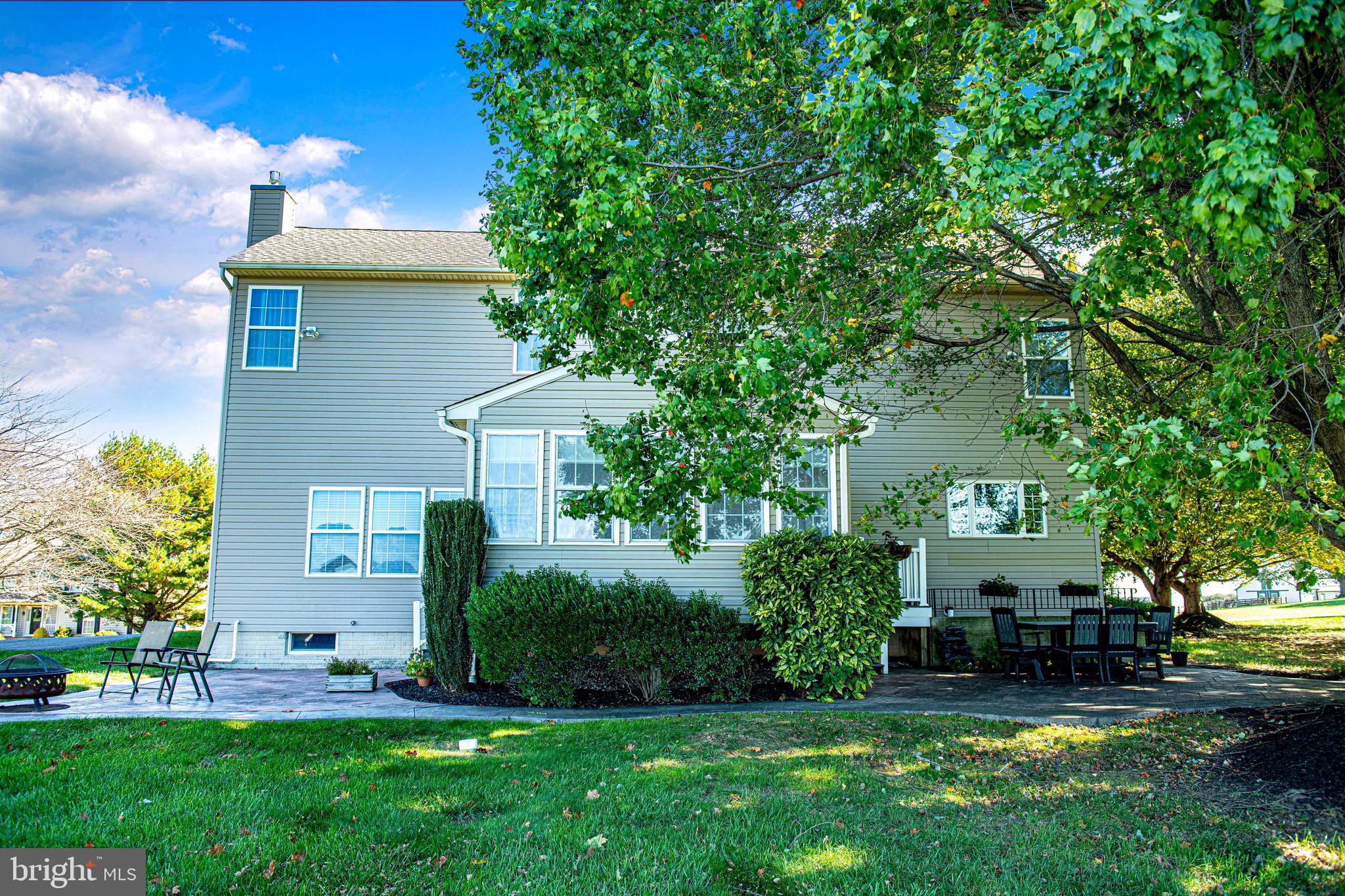 EDWARDS MANOR - Residential