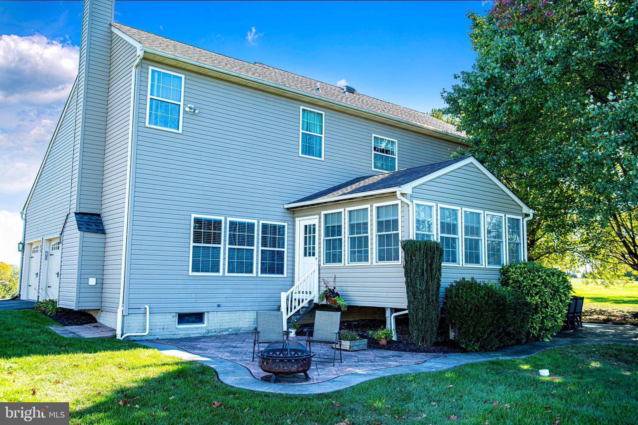 EDWARDS MANOR - Residential