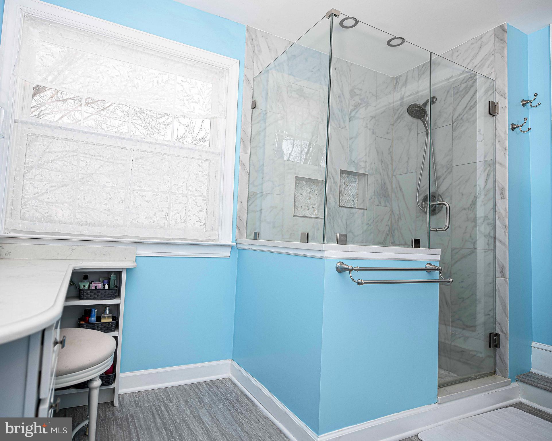 EDWARDS MANOR - Residential