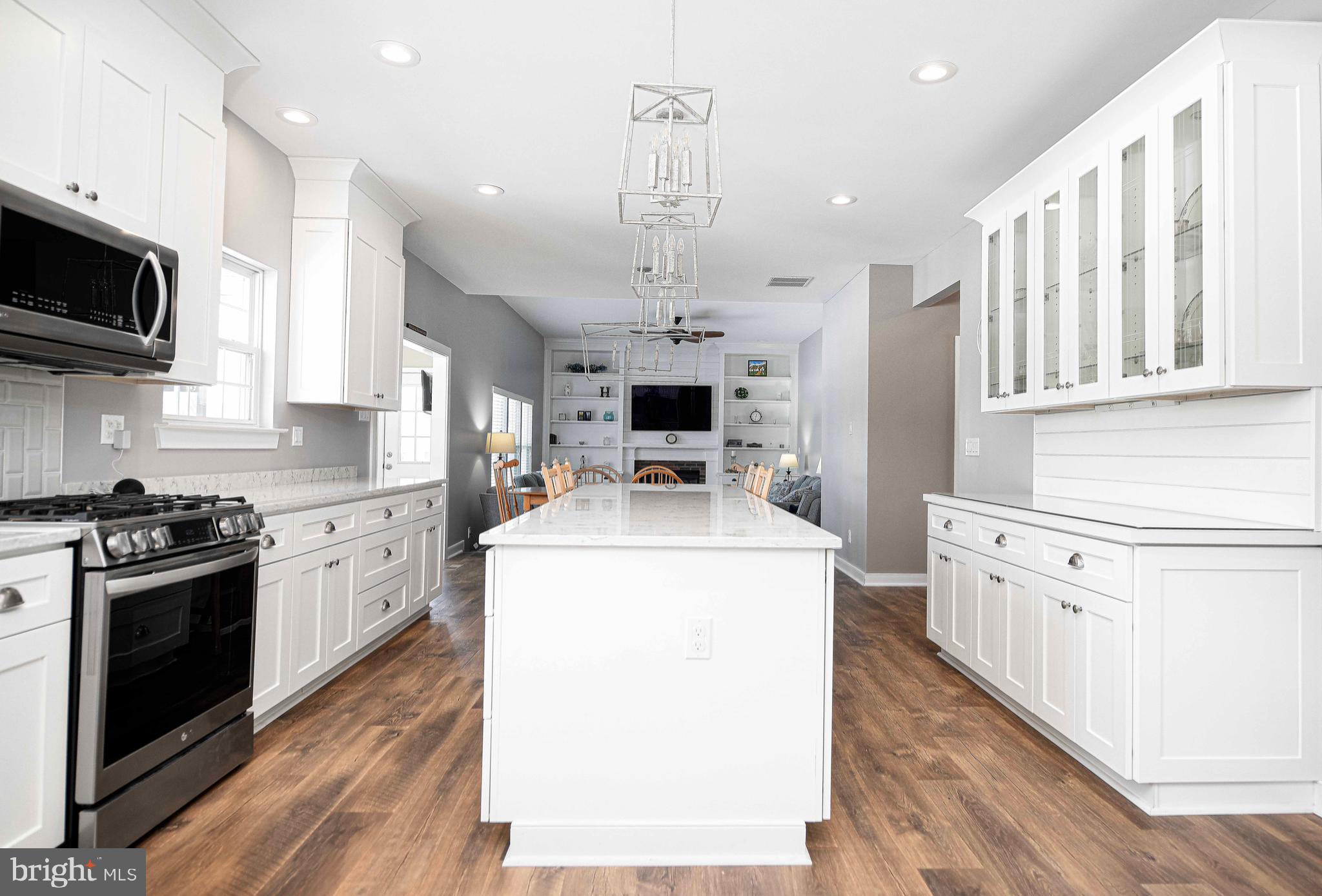 EDWARDS MANOR - Residential