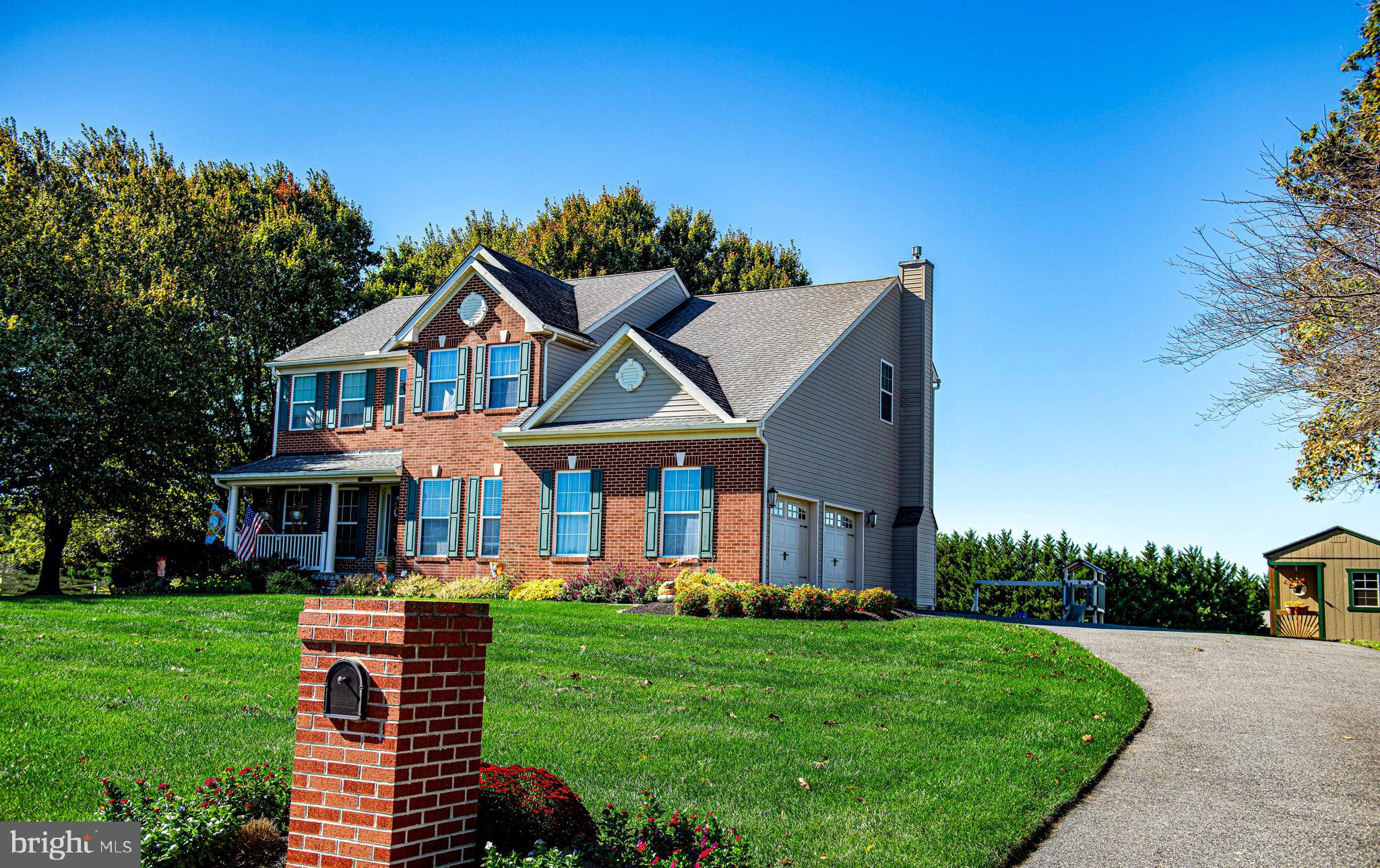 EDWARDS MANOR - Residential