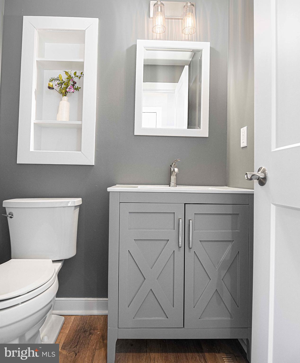 EDWARDS MANOR - Residential