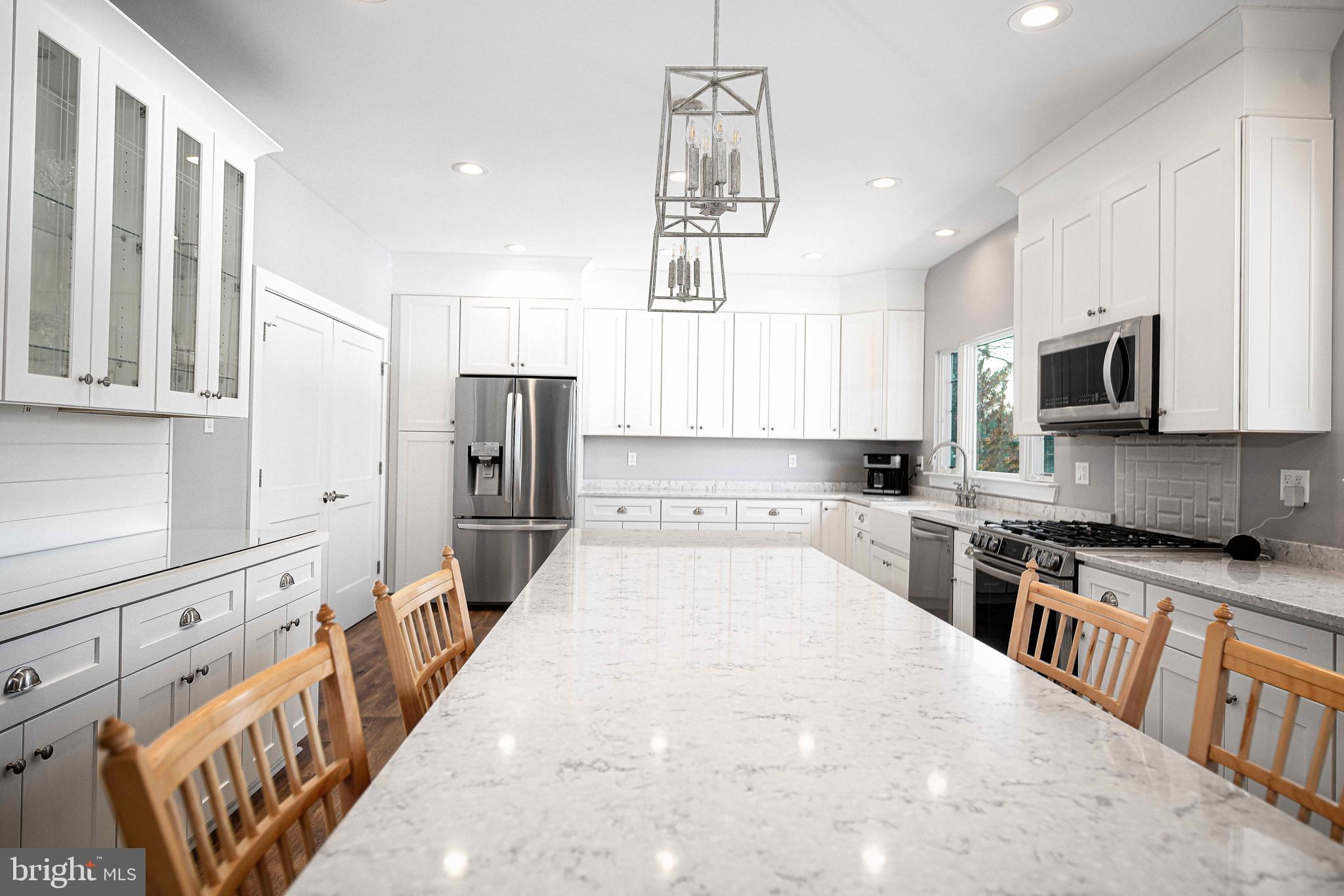 EDWARDS MANOR - Residential