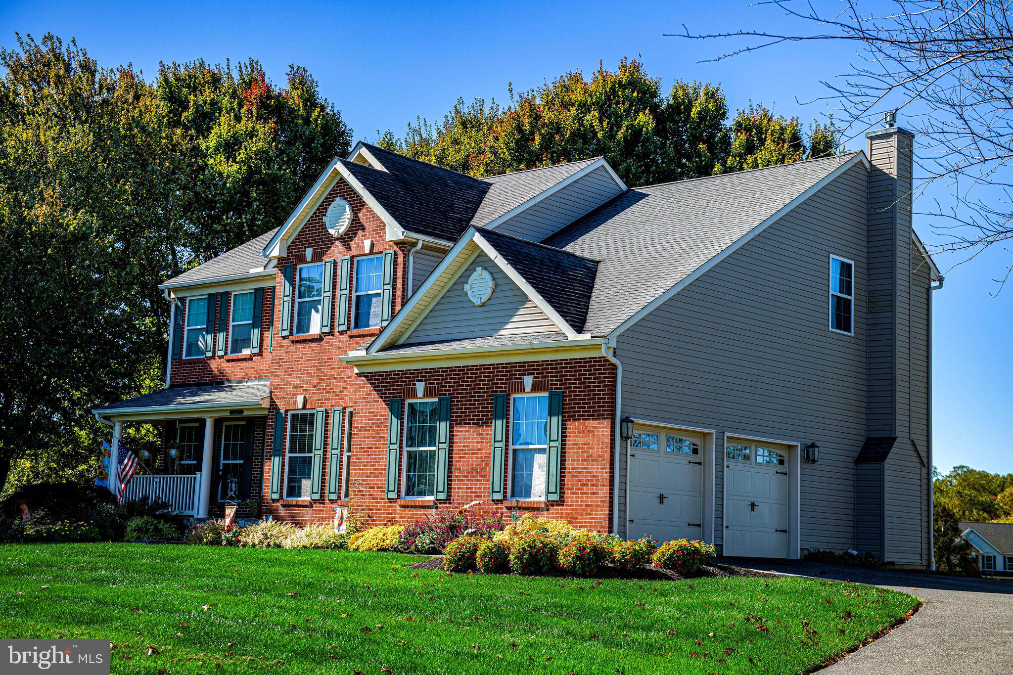 EDWARDS MANOR - Residential