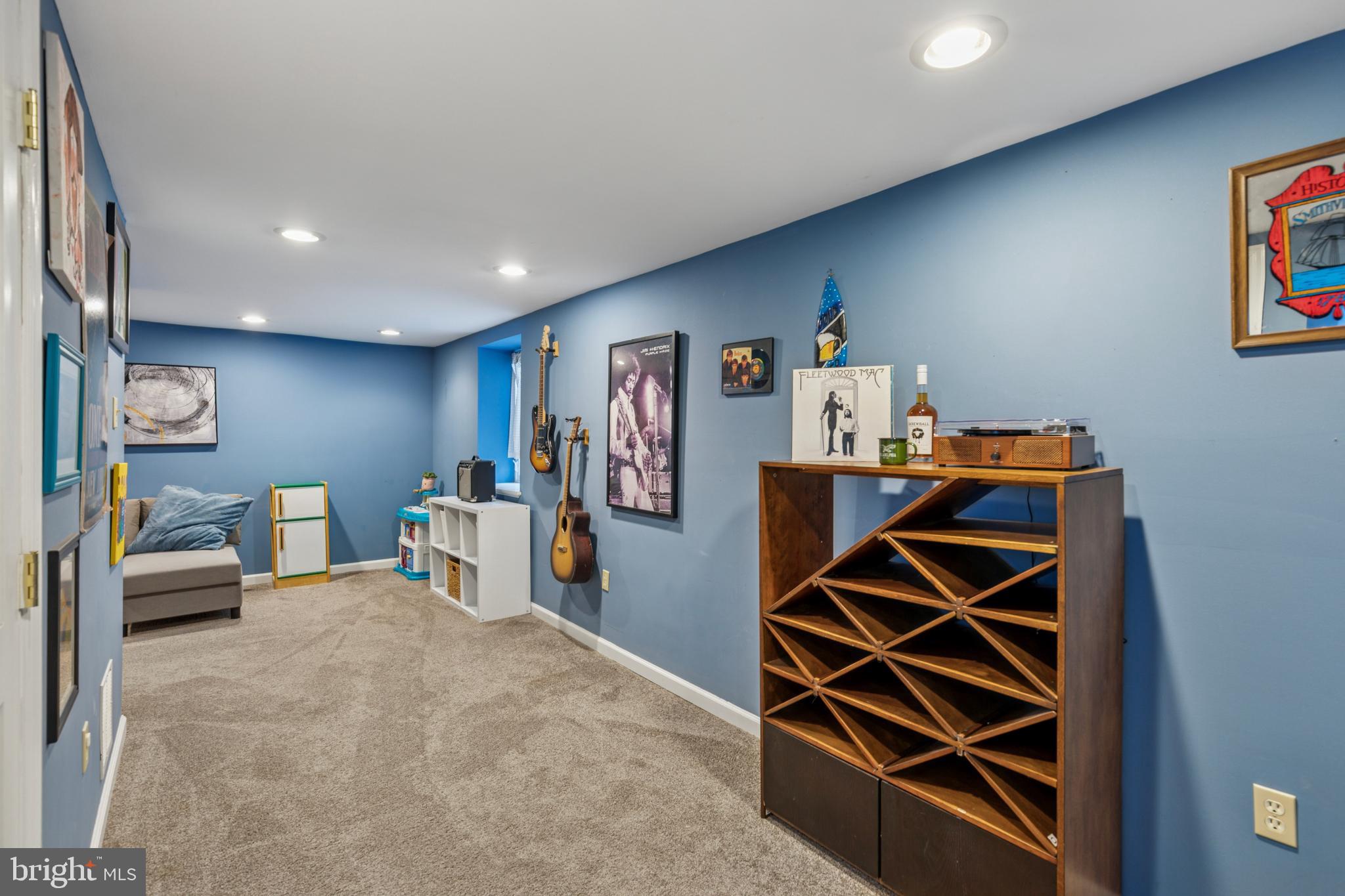 JEFFERSONVILLE - Residential