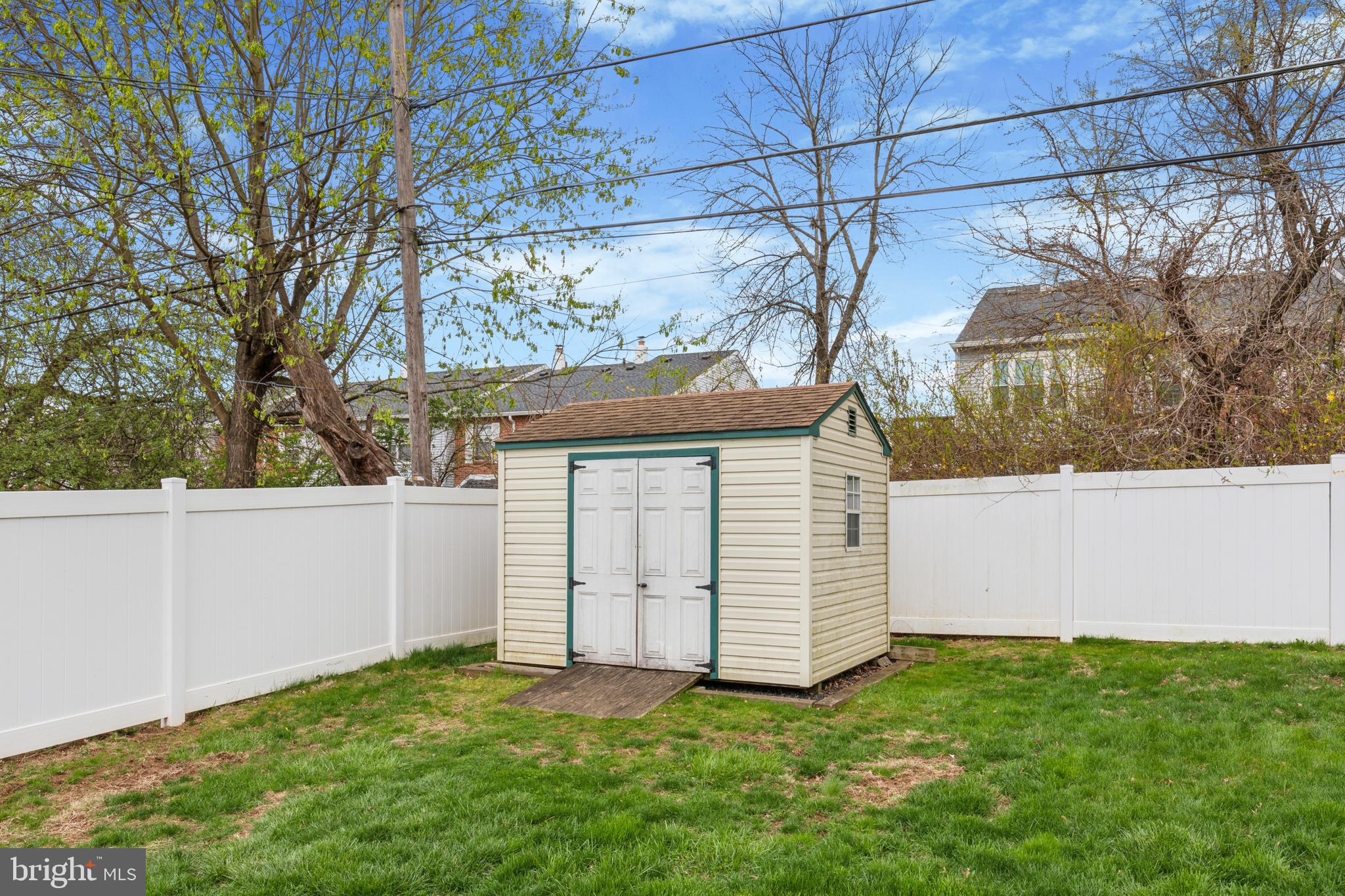 JEFFERSONVILLE - Residential