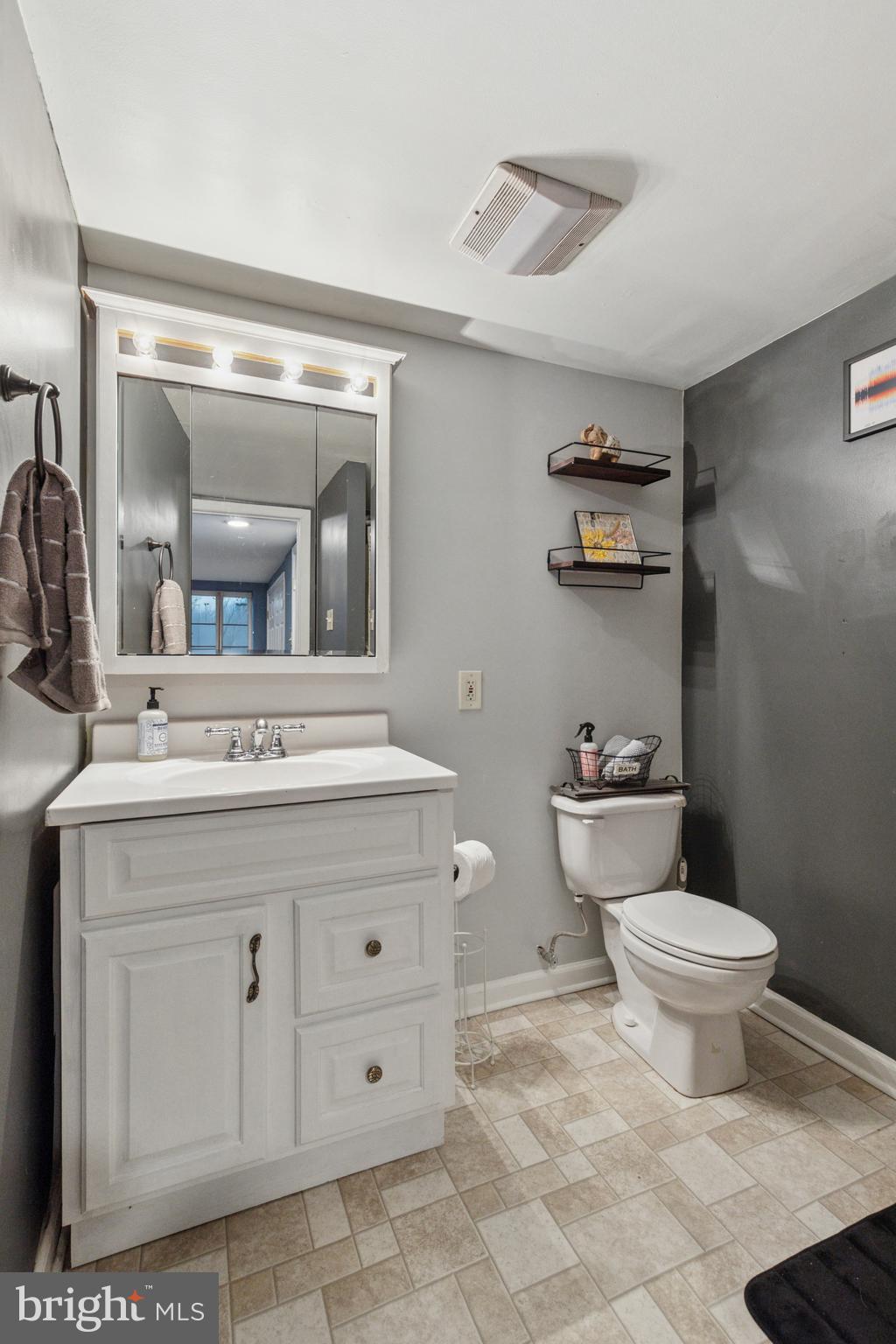 JEFFERSONVILLE - Residential