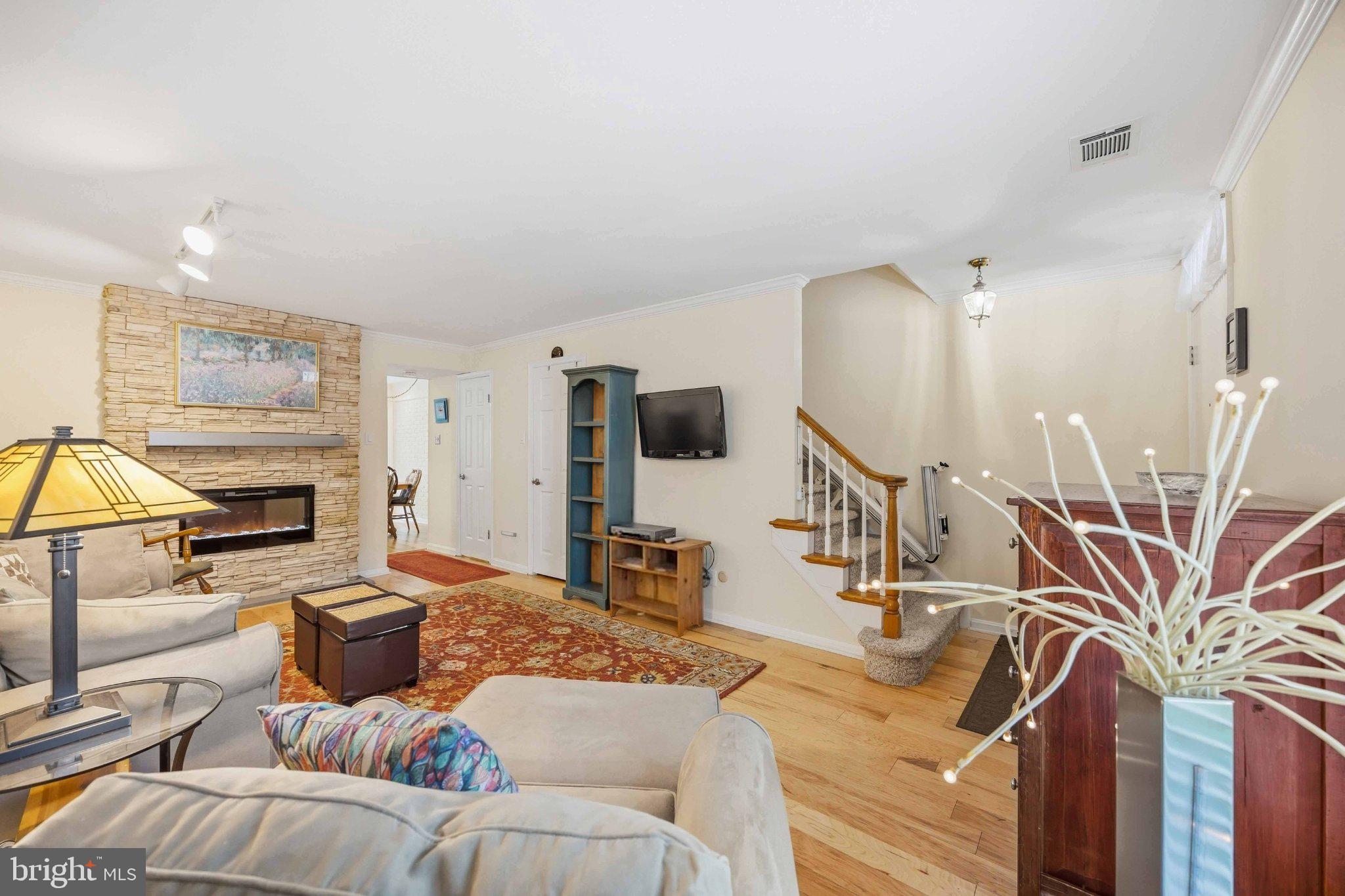 112 MACKLENBURG DRIVE L 19F