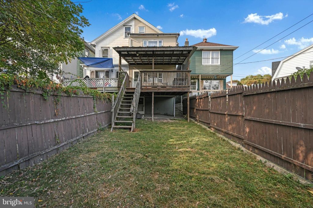 Photo of 234 S Schuylkill Avenue, SHENANDOAH, PA 17976 (MLS # PASK2026806)