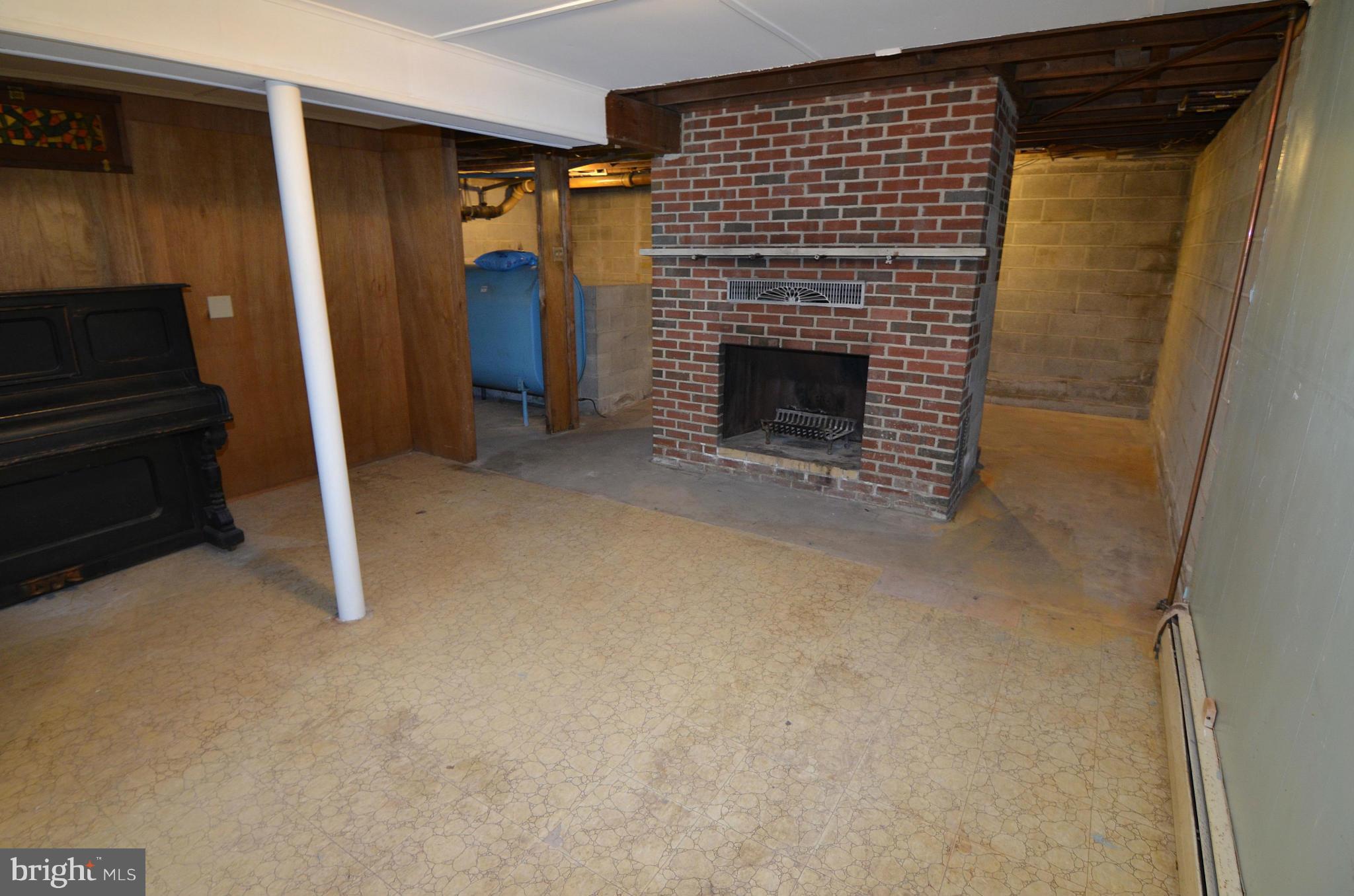 ELMHURST - Residential