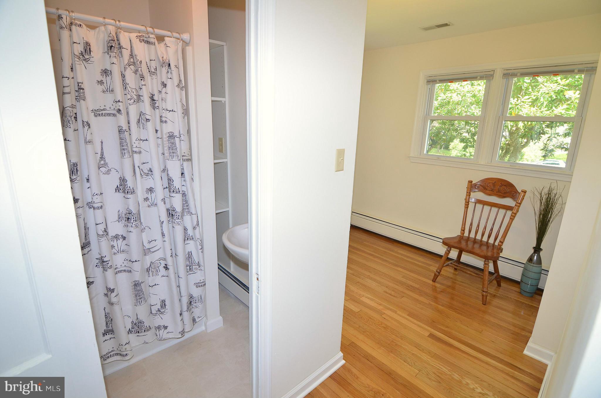 ELMHURST - Residential