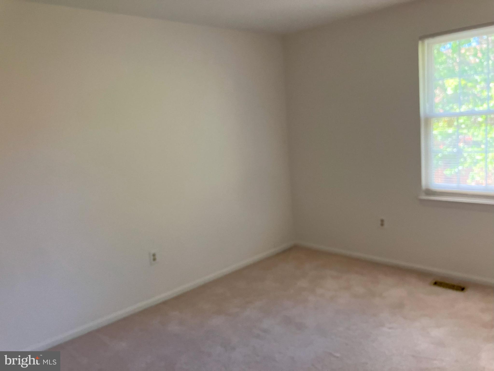 OAKTON VILLAGE - Residential Lease