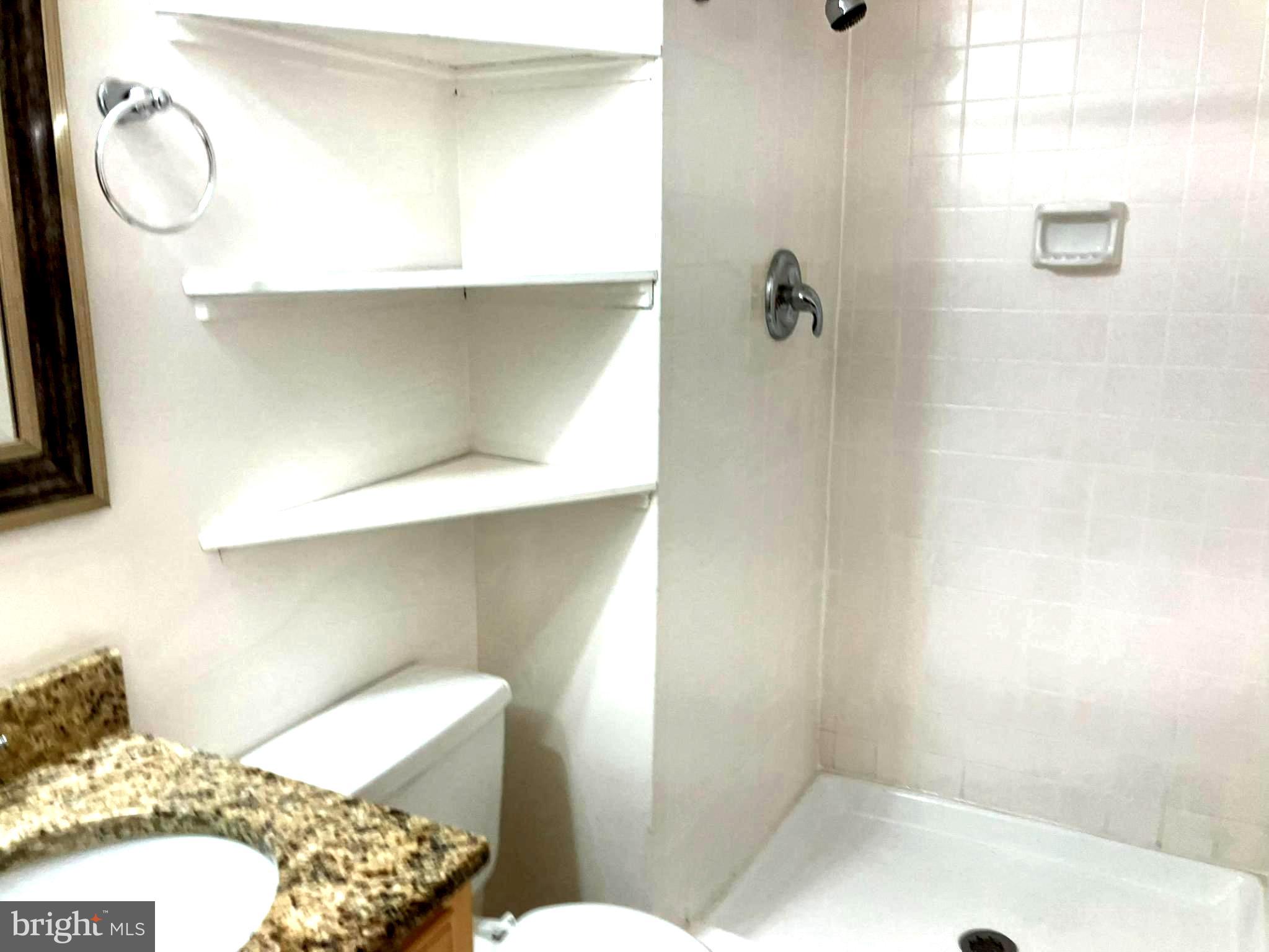 OAKTON VILLAGE - Residential Lease