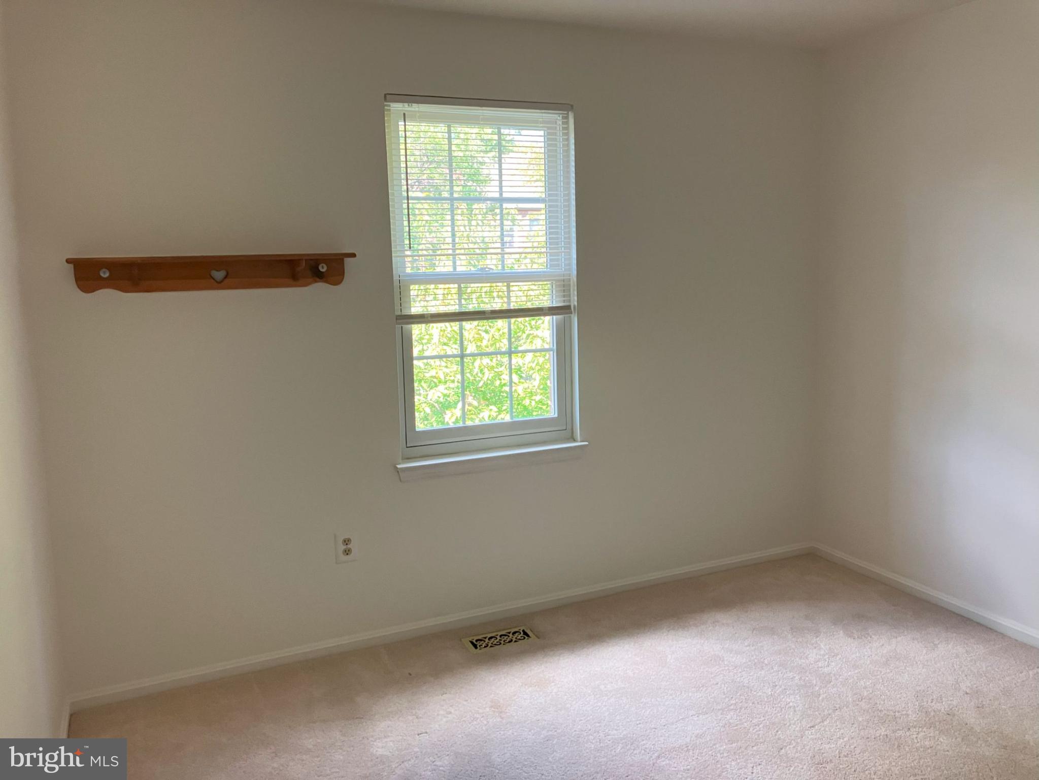 OAKTON VILLAGE - Residential Lease