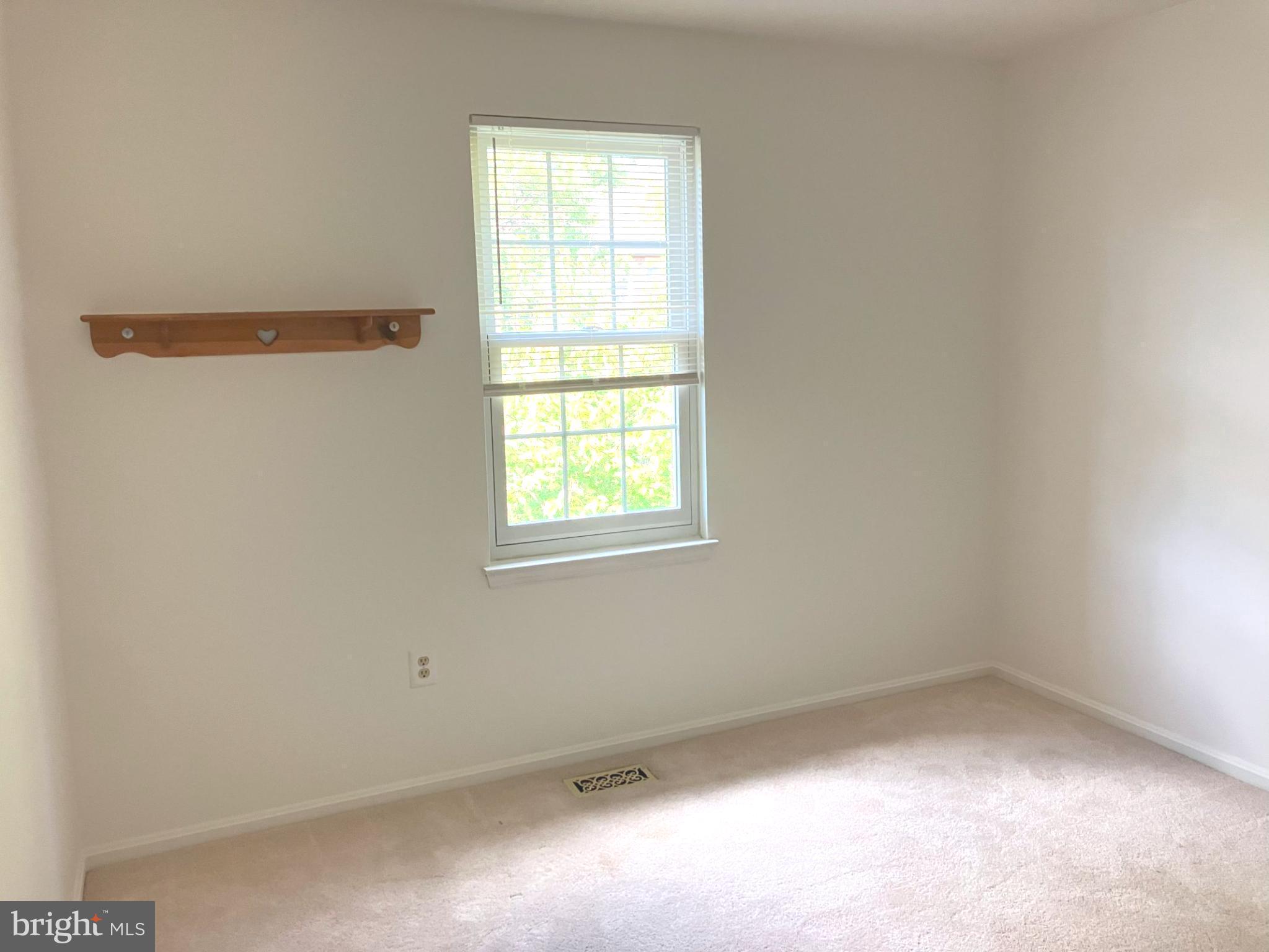 OAKTON VILLAGE - Residential Lease