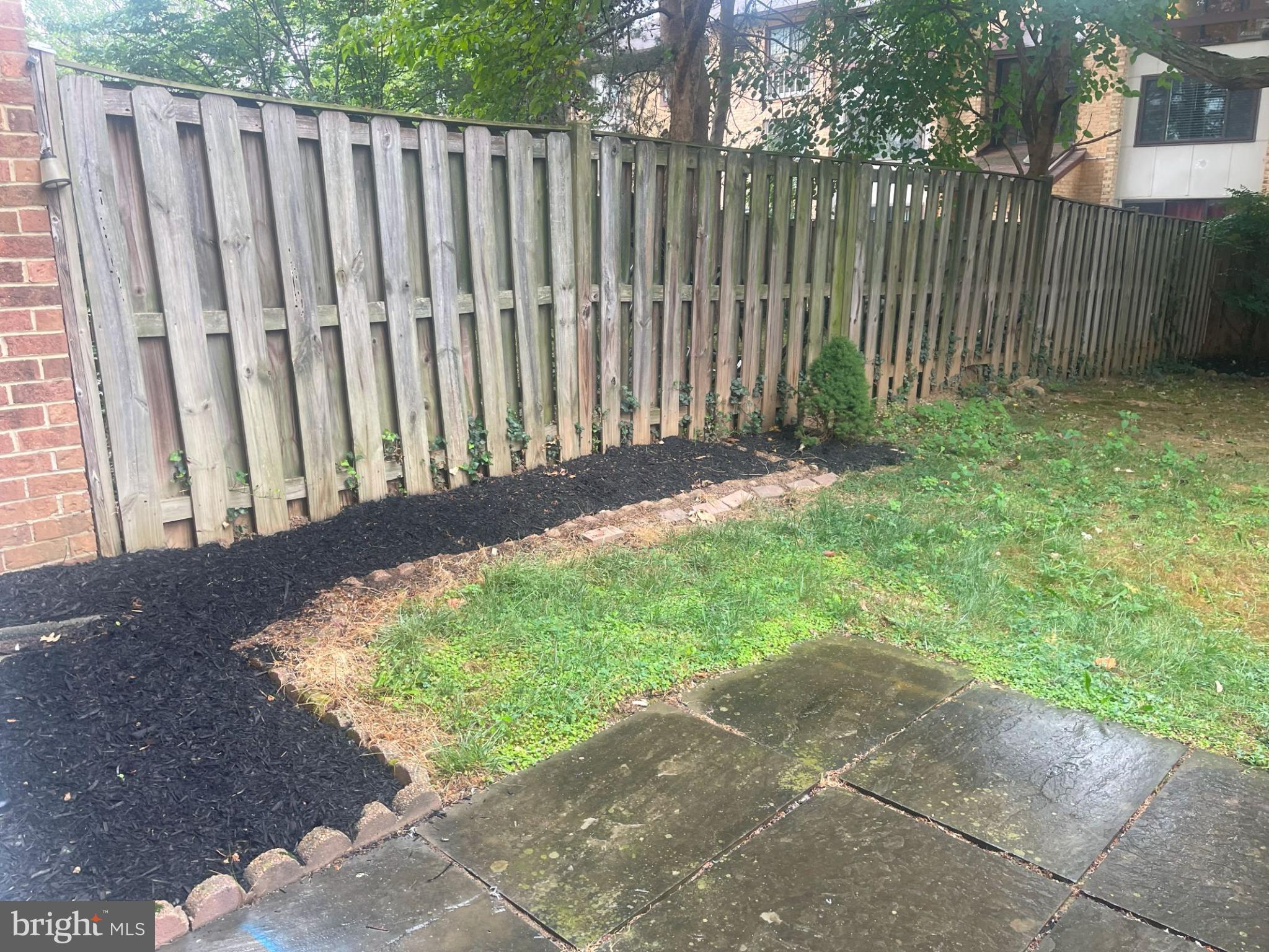 OAKTON VILLAGE - Residential Lease