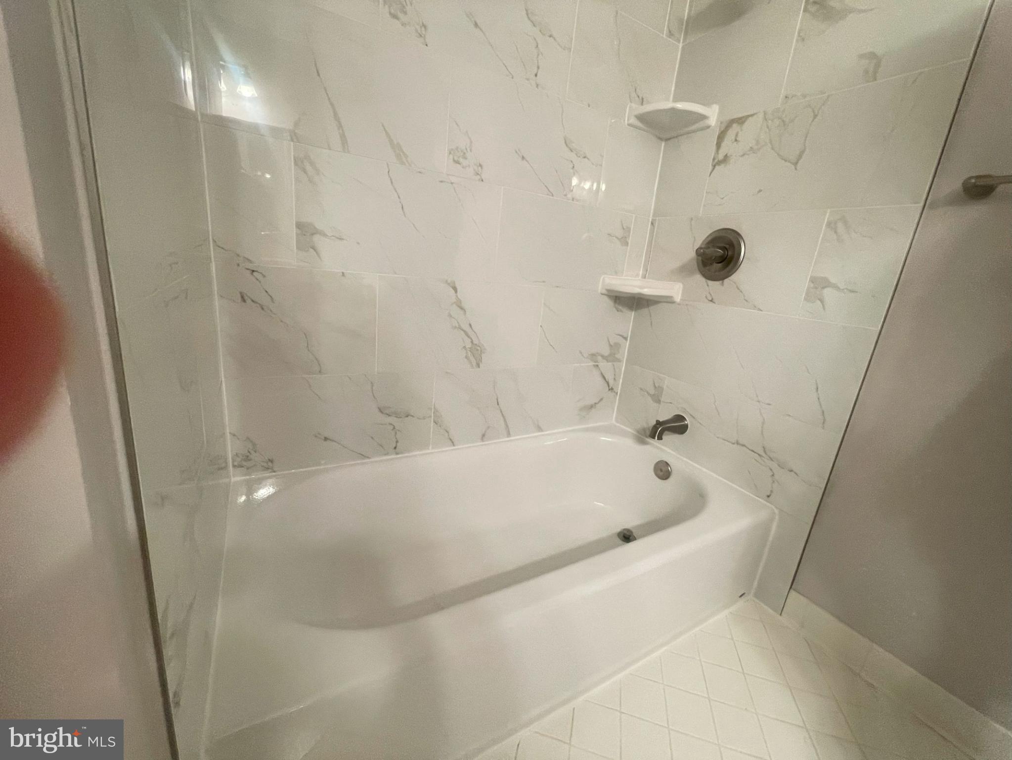 OAKTON VILLAGE - Residential Lease