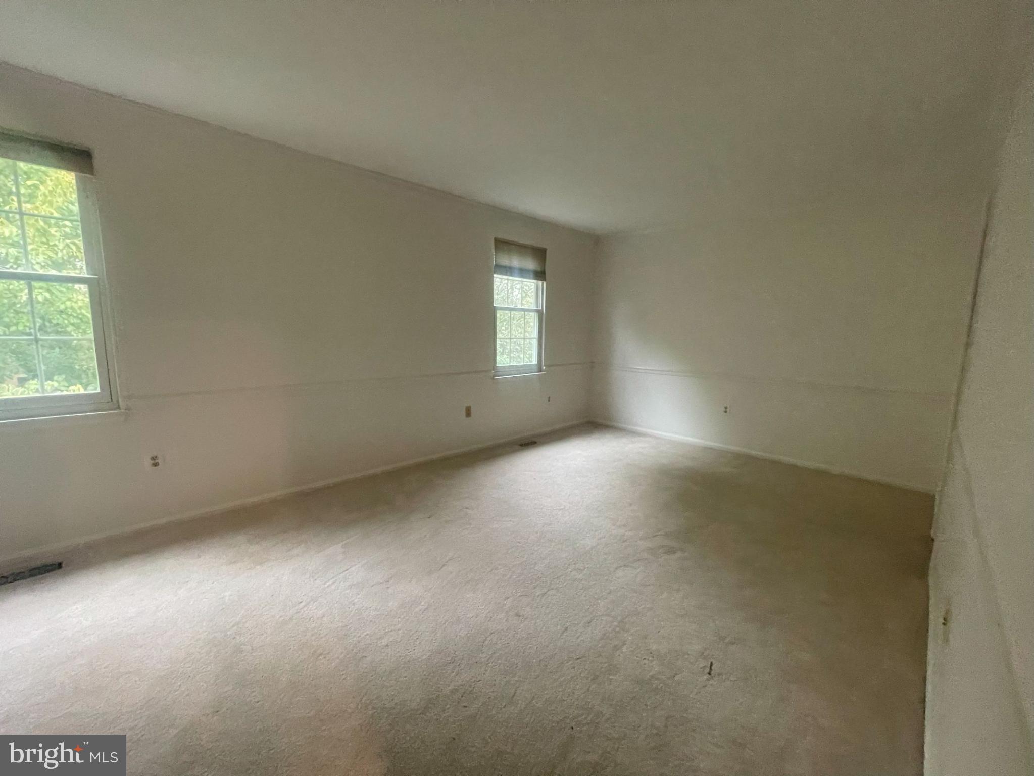 OAKTON VILLAGE - Residential Lease