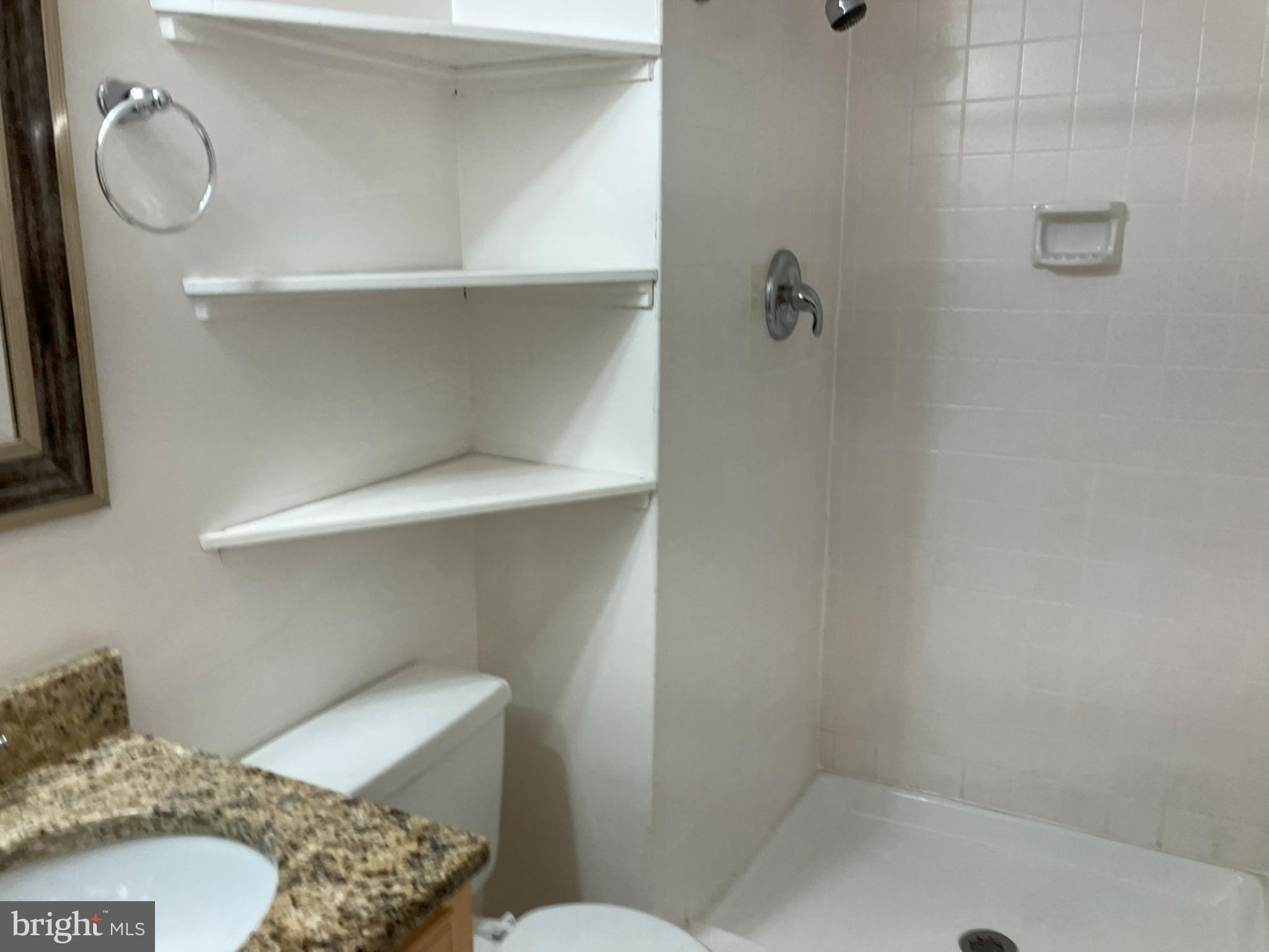 OAKTON VILLAGE - Residential Lease