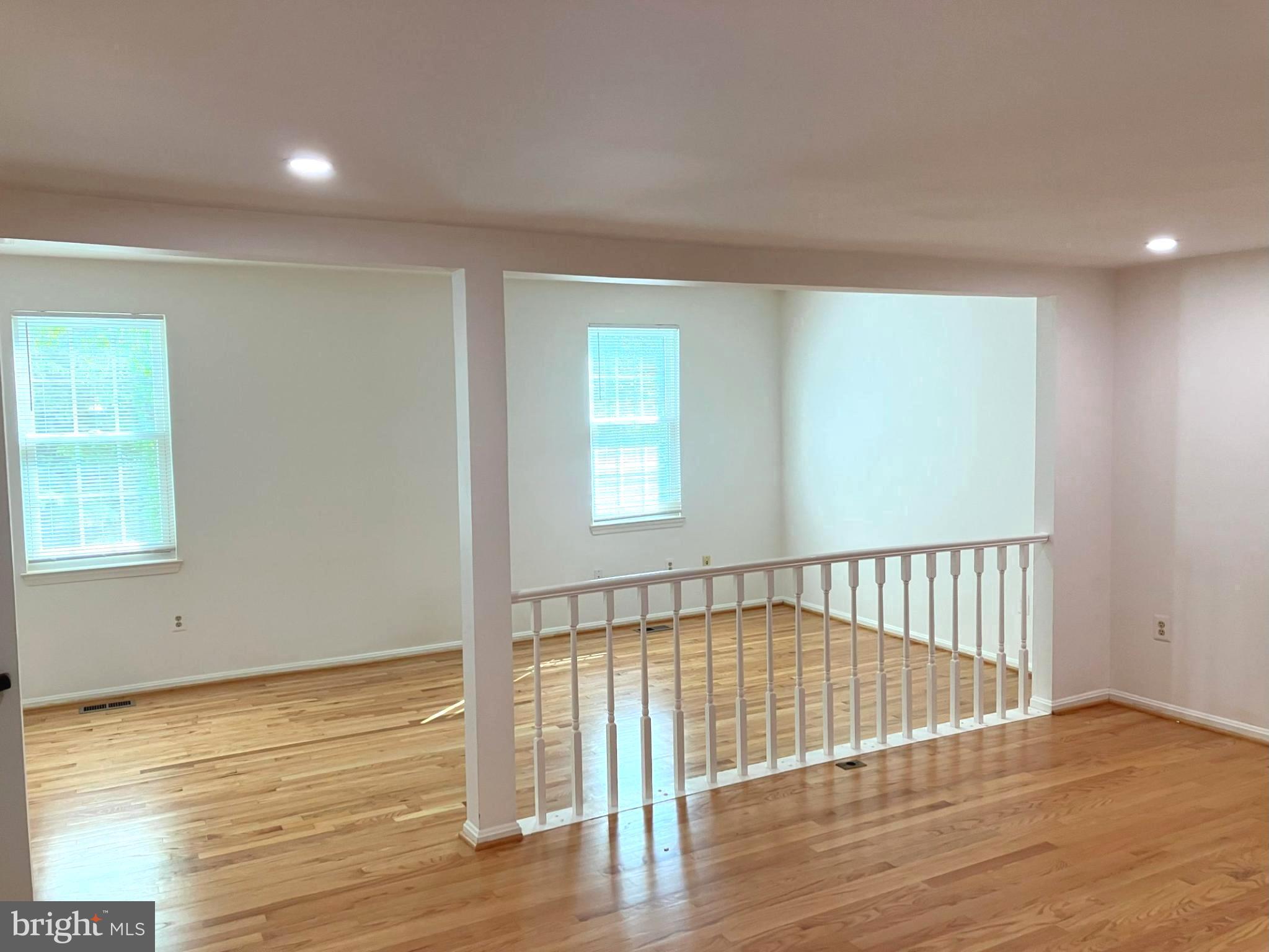 OAKTON VILLAGE - Residential Lease