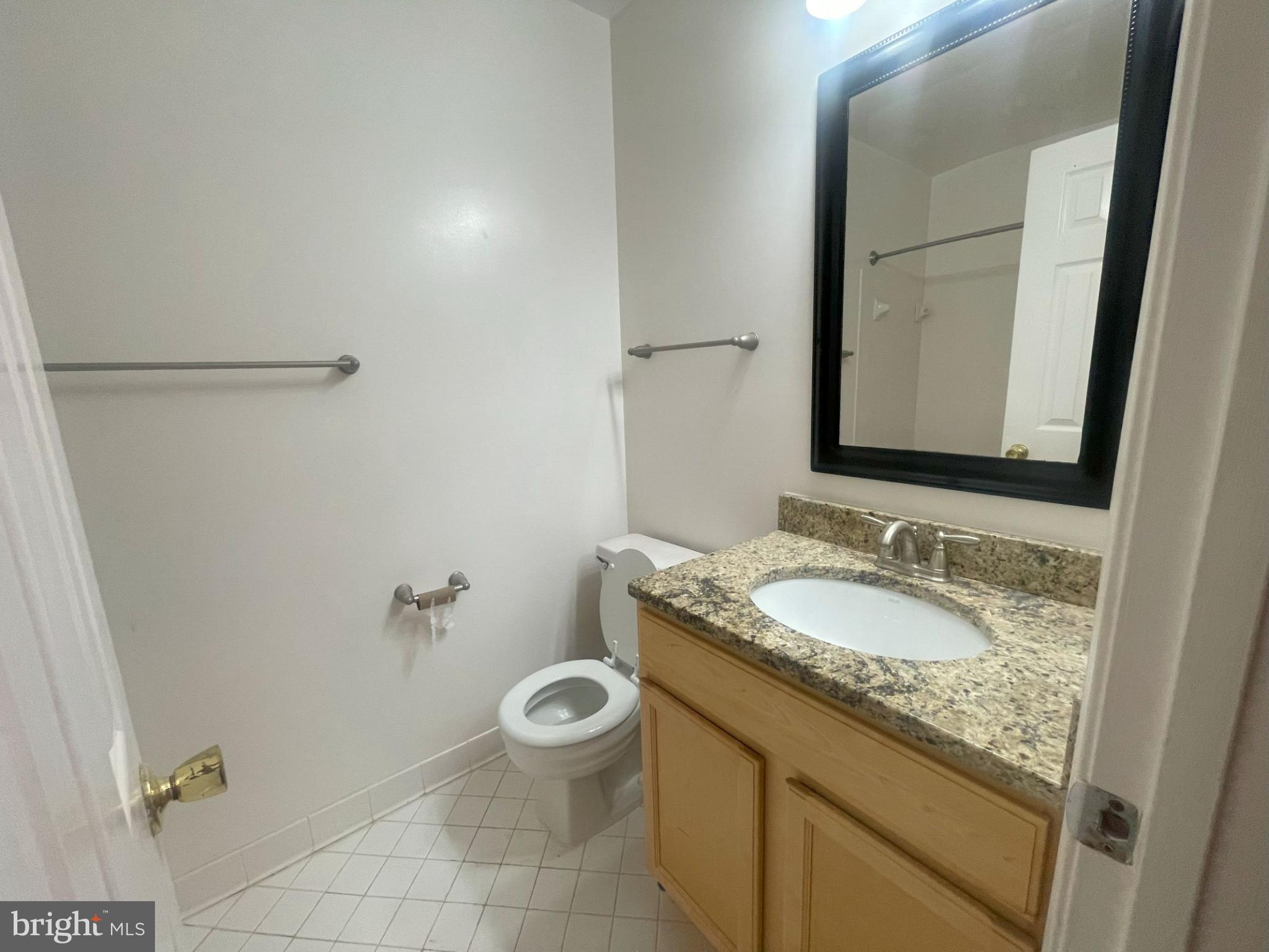 OAKTON VILLAGE - Residential Lease