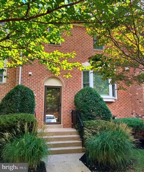 10195 VALENTINO DRIVE OAKTON VA 22124
