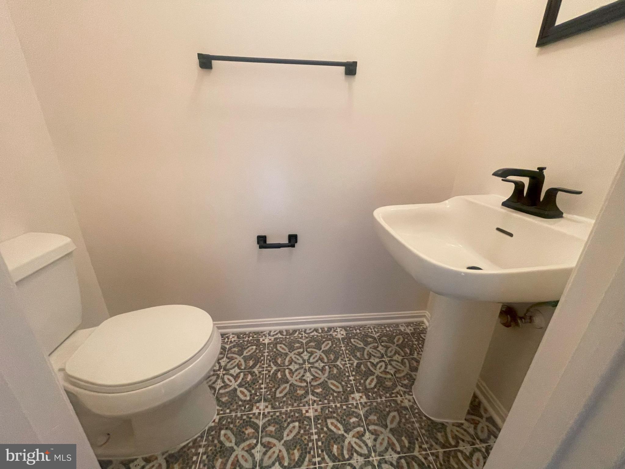 OAKTON VILLAGE - Residential Lease