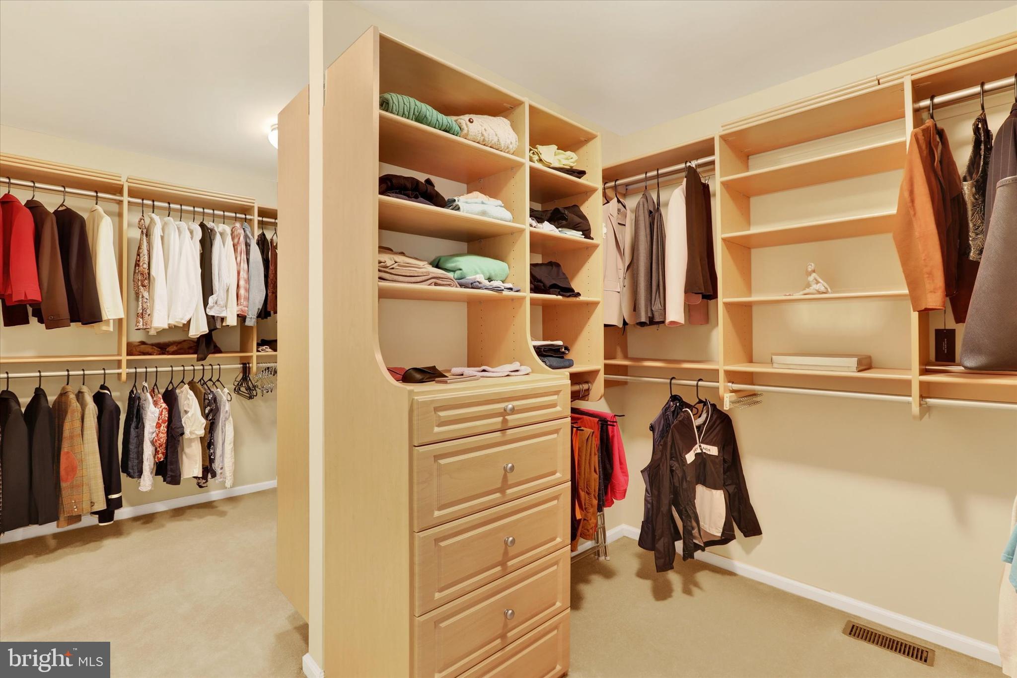 GATEFIELD AT FARMV - Residential