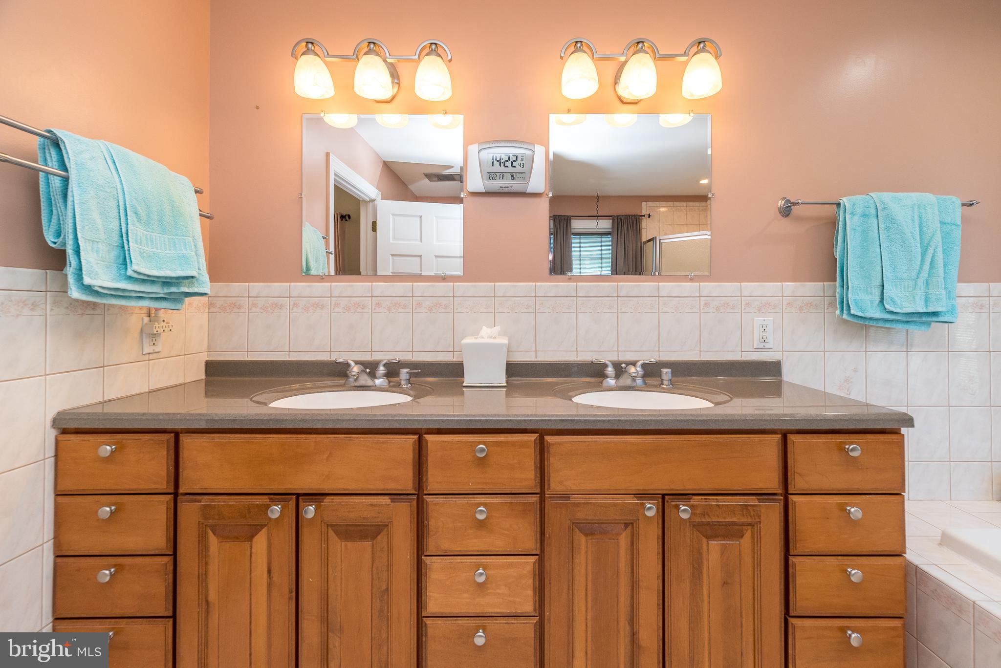 NORTH HILLS - Residential