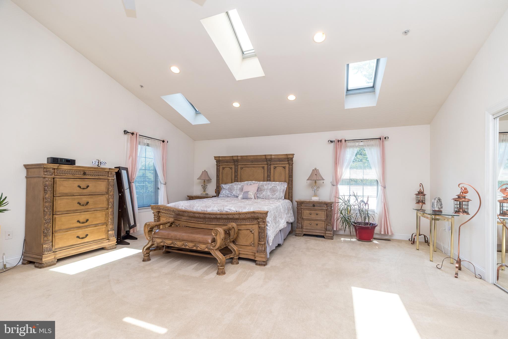 NORTH HILLS - Residential