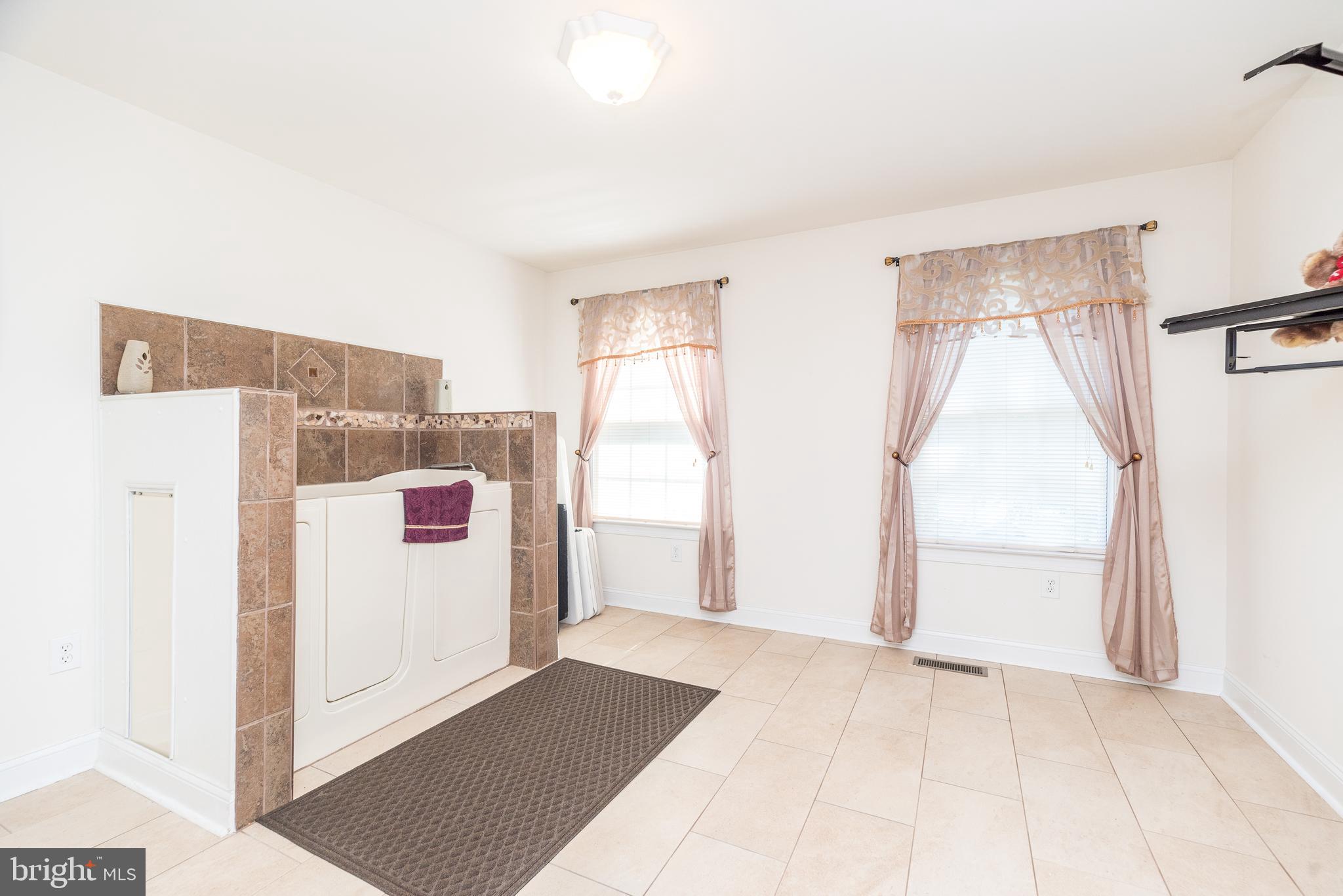 NORTH HILLS - Residential