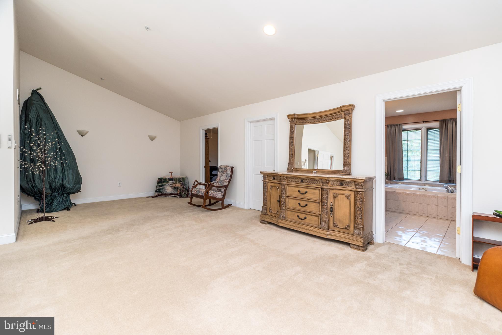 NORTH HILLS - Residential