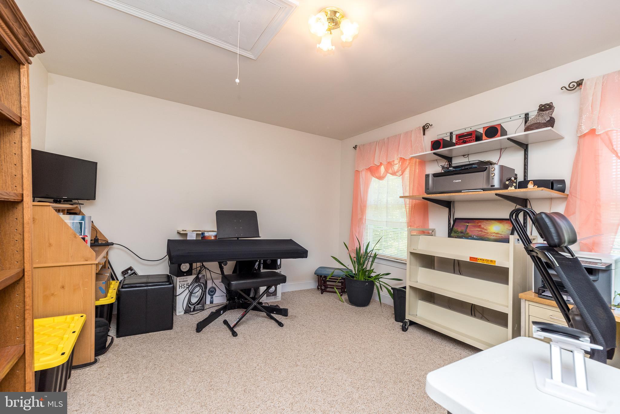 NORTH HILLS - Residential