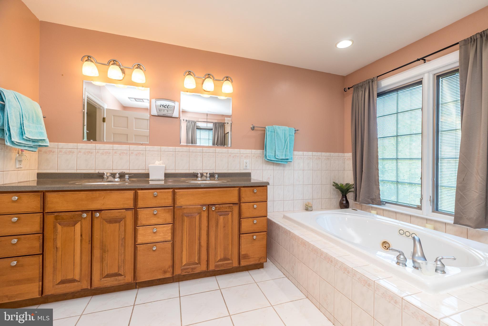 NORTH HILLS - Residential