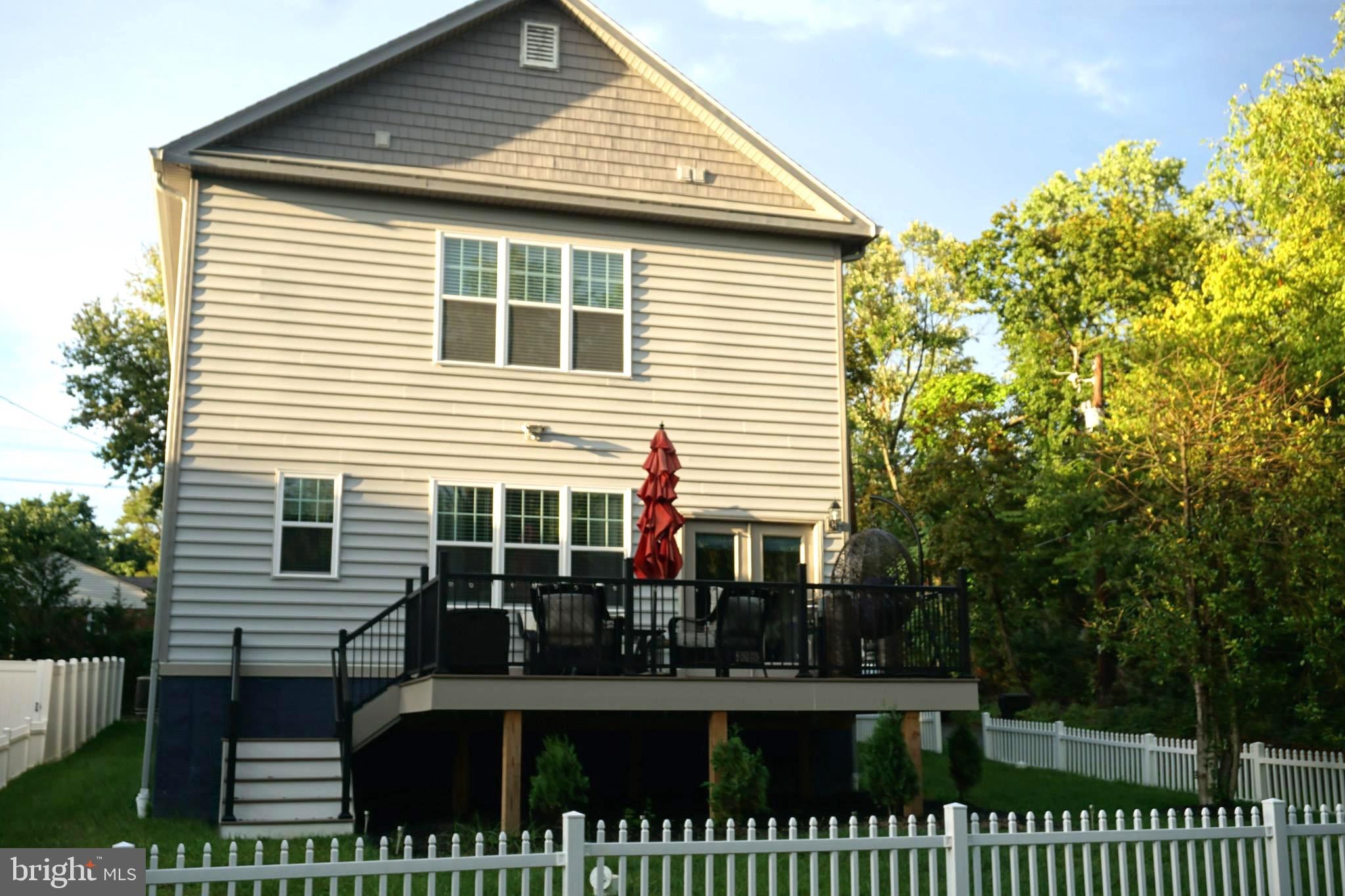 208 BRYAN AVENUE