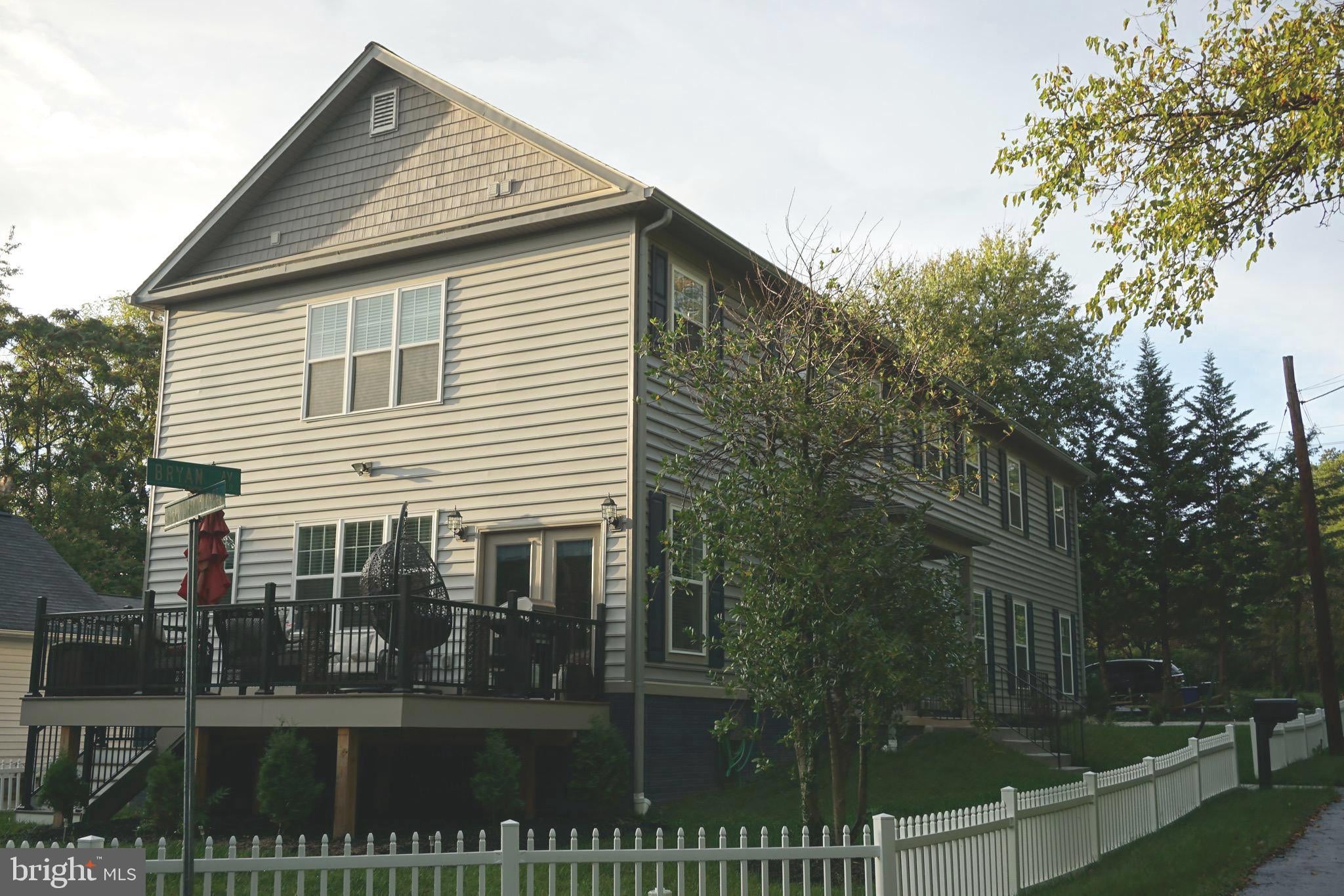 208 BRYAN AVENUE